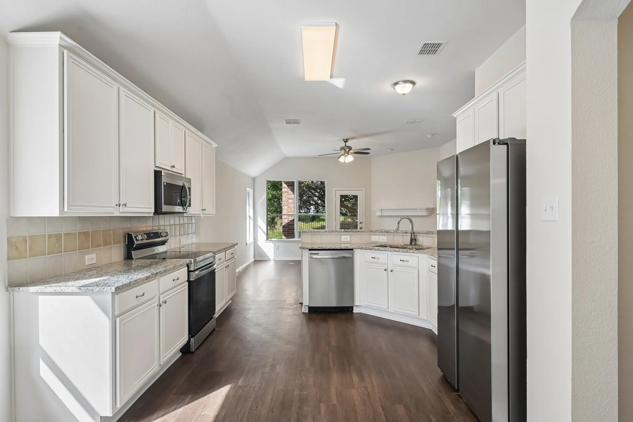 Single Family Residence For Sale in Dallas County , 8613 Saint Andrews Lane, Rowlett, Texas 75089, 4 Bedroom, 2 Bathroom, 2 Garage spaces, 2,120 Sqft, built in 2005, mls#21316908, Real Estate Agent in Rowlett, Homes For Sale in Dallas county, Homes For Sale in Rowlett, Realtor in Rowlett Texas, Real Estate Brokerage Independent Realty Texas, Luminita Cordes Realtor