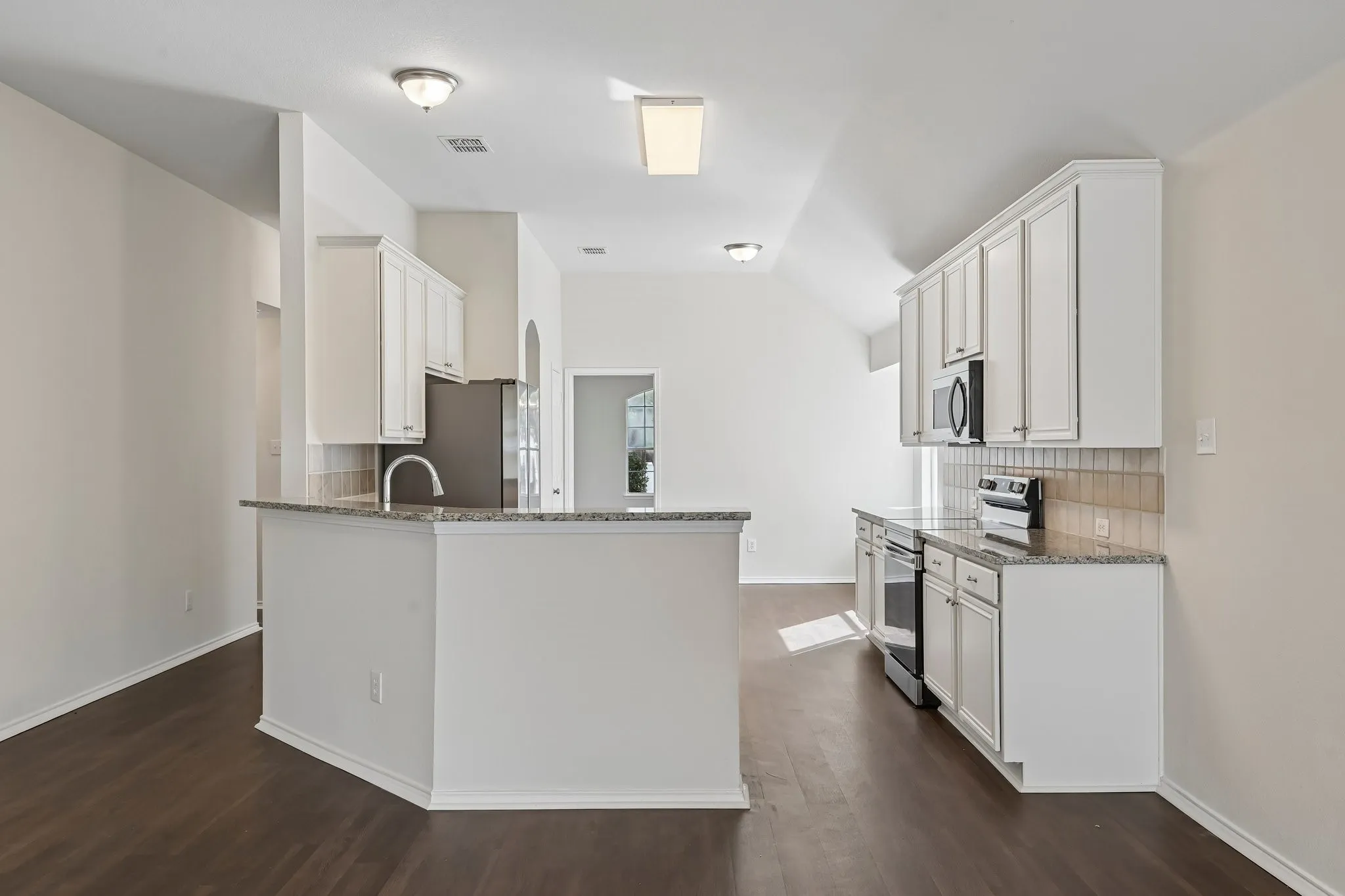 Single Family Residence For Sale in Dallas County , 8613 Saint Andrews Lane, Rowlett, Texas 75089, 4 Bedroom, 2 Bathroom, 2 Garage spaces, 2,120 Sqft, built in 2005, mls#21316908, Real Estate Agent in Rowlett, Homes For Sale in Dallas county, Homes For Sale in Rowlett, Realtor in Rowlett Texas, Real Estate Brokerage Independent Realty Texas, Luminita Cordes Realtor