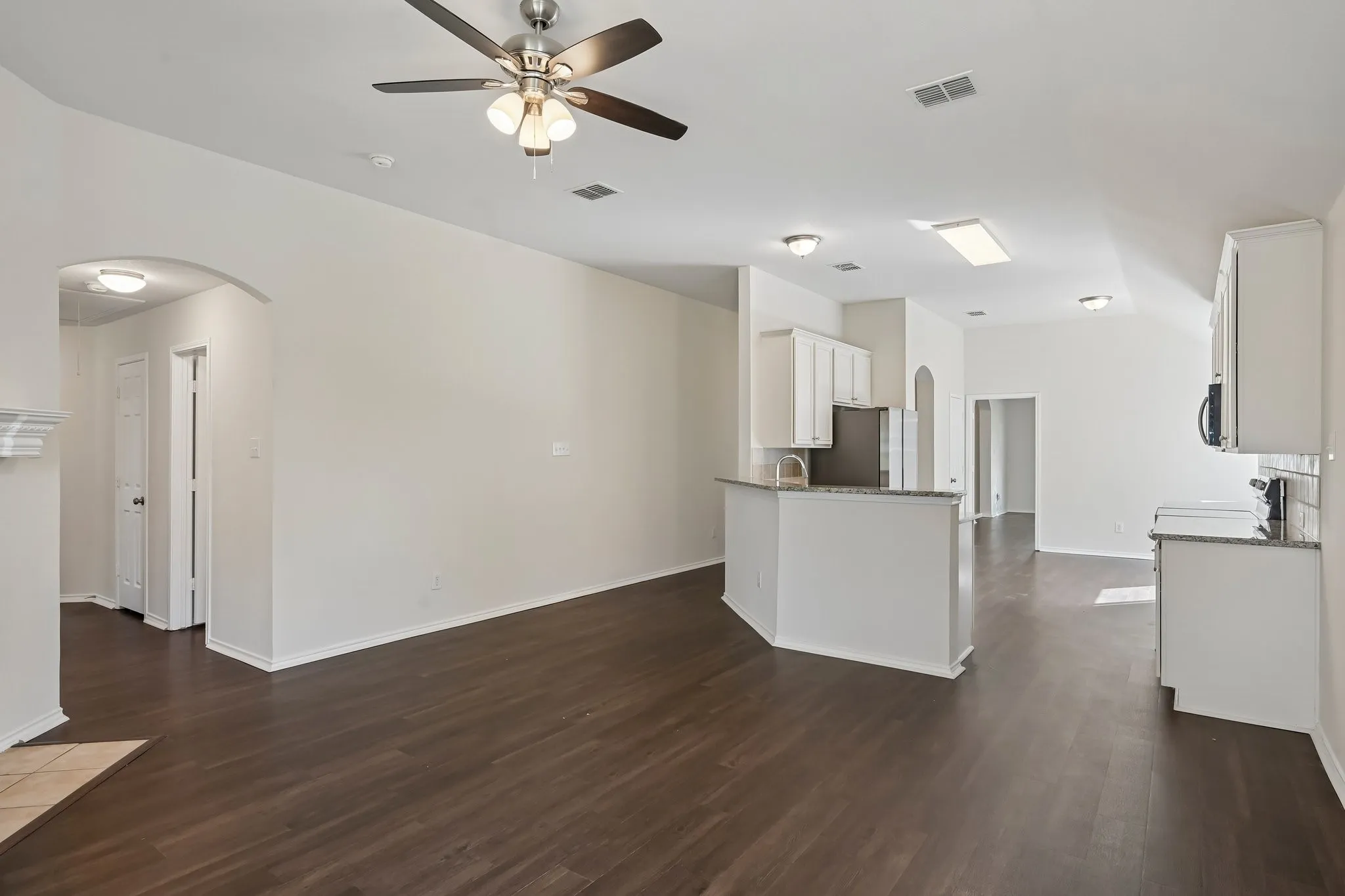 Single Family Residence For Sale in Dallas County , 8613 Saint Andrews Lane, Rowlett, Texas 75089, 4 Bedroom, 2 Bathroom, 2 Garage spaces, 2,120 Sqft, built in 2005, mls#21316908, Real Estate Agent in Rowlett, Homes For Sale in Dallas county, Homes For Sale in Rowlett, Realtor in Rowlett Texas, Real Estate Brokerage Independent Realty Texas, Luminita Cordes Realtor