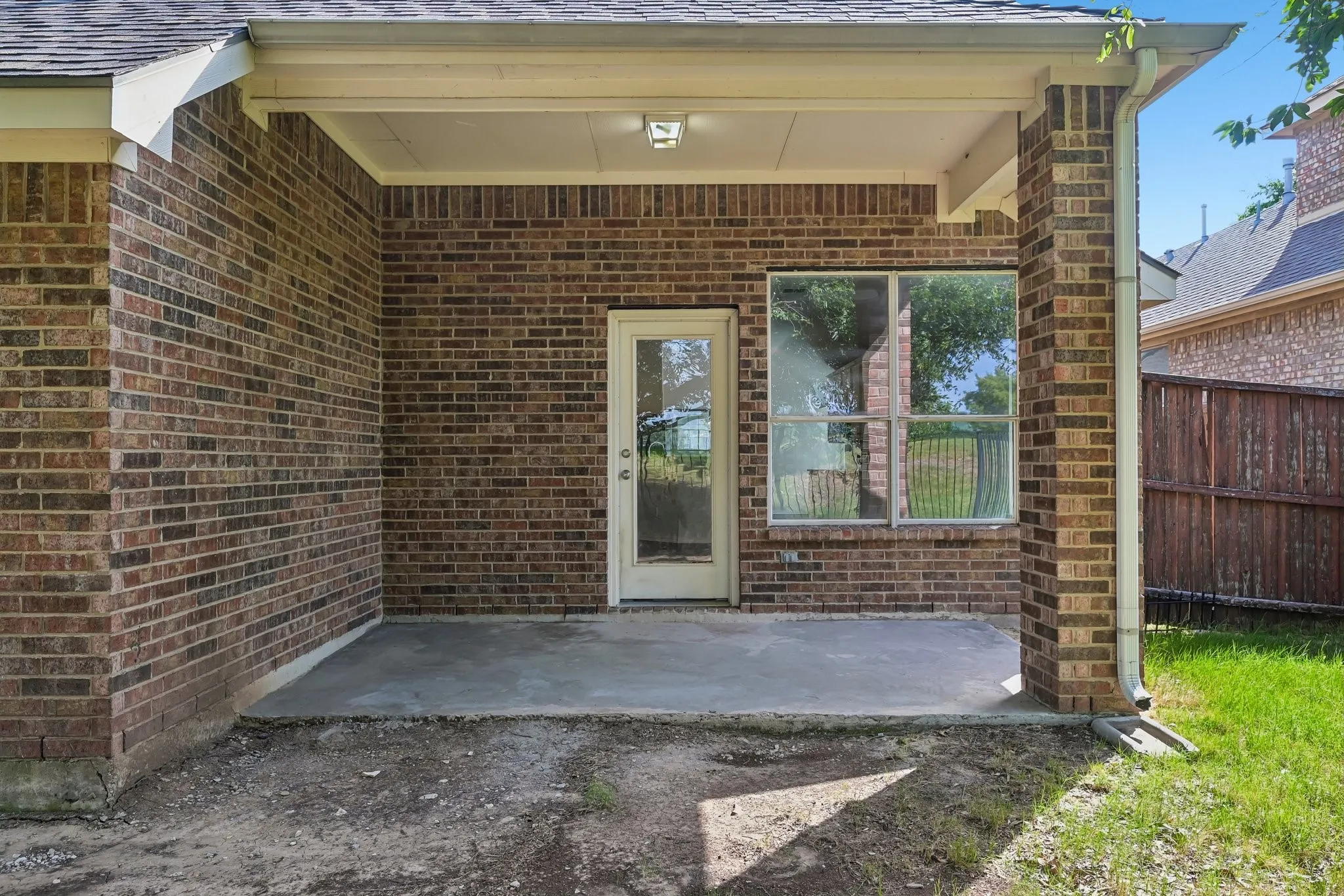 Single Family Residence For Sale in Dallas County , 8613 Saint Andrews Lane, Rowlett, Texas 75089, 4 Bedroom, 2 Bathroom, 2 Garage spaces, 2,120 Sqft, built in 2005, mls#21316908, Real Estate Agent in Rowlett, Homes For Sale in Dallas county, Homes For Sale in Rowlett, Realtor in Rowlett Texas, Real Estate Brokerage Independent Realty Texas, Luminita Cordes Realtor