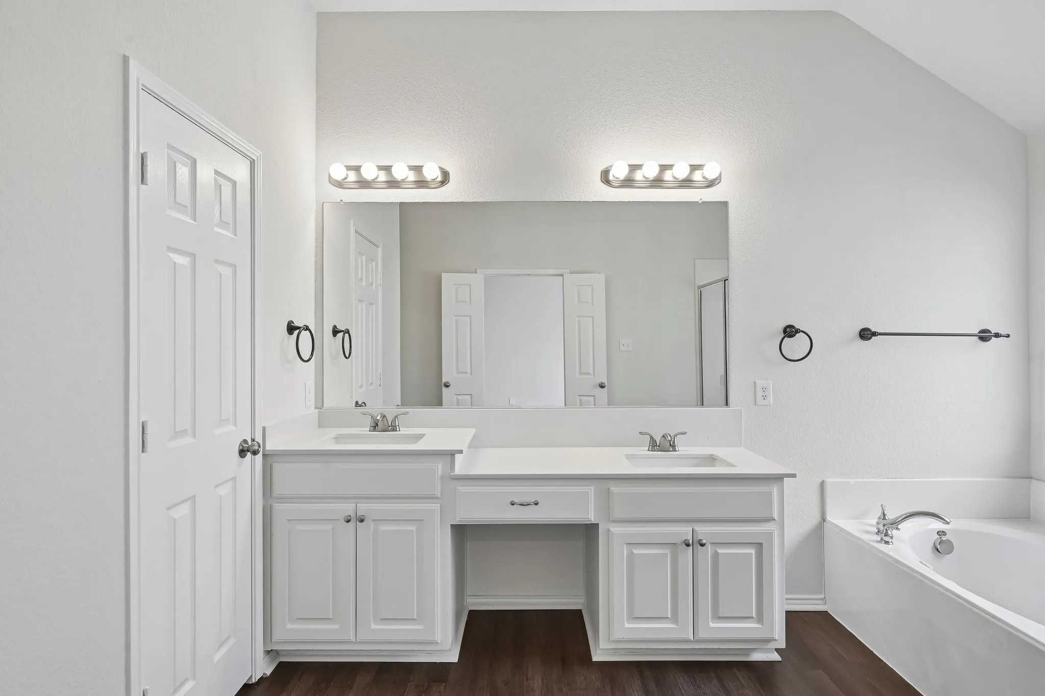 Single Family Residence For Sale in Dallas County , 8613 Saint Andrews Lane, Rowlett, Texas 75089, 4 Bedroom, 2 Bathroom, 2 Garage spaces, 2,120 Sqft, built in 2005, mls#21316908, Real Estate Agent in Rowlett, Homes For Sale in Dallas county, Homes For Sale in Rowlett, Realtor in Rowlett Texas, Real Estate Brokerage Independent Realty Texas, Luminita Cordes Realtor