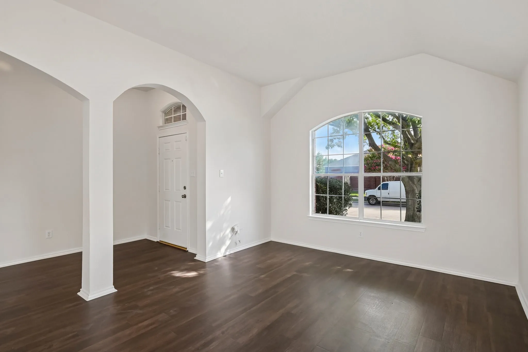 Single Family Residence For Sale in Dallas County , 8613 Saint Andrews Lane, Rowlett, Texas 75089, 4 Bedroom, 2 Bathroom, 2 Garage spaces, 2,120 Sqft, built in 2005, mls#21316908, Real Estate Agent in Rowlett, Homes For Sale in Dallas county, Homes For Sale in Rowlett, Realtor in Rowlett Texas, Real Estate Brokerage Independent Realty Texas, Luminita Cordes Realtor