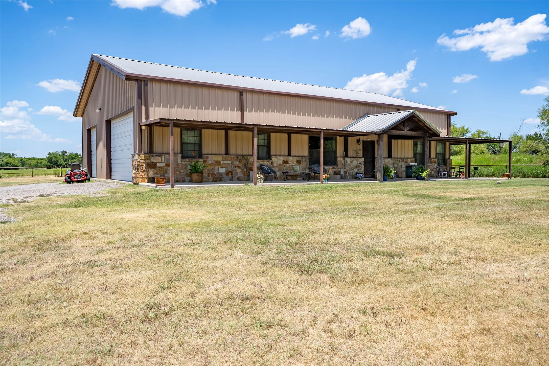 Farm For Sale in Johnson County , 4600 County Road 906, Godley, Texas 76044, 3 Bedroom, 3 Bathroom, 3 Garage spaces, 2,130 Sqft, built in 2016, mls#21317599, Real Estate Agent in Godley, Homes For Sale in Johnson county, Homes For Sale in Godley, Realtor in Godley Texas, Real Estate Brokerage Independent Realty Texas, Luminita Cordes Realtor