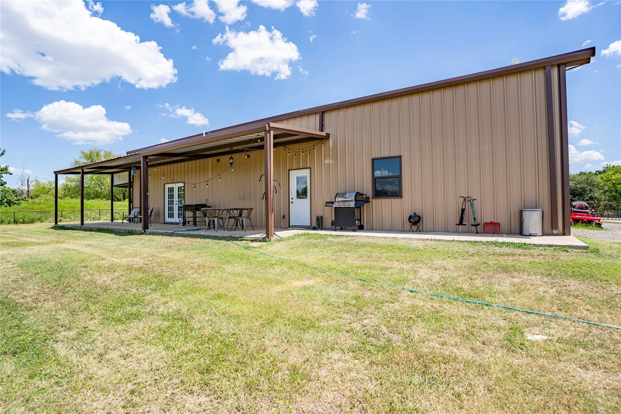 Farm For Sale in Johnson County , 4600 County Road 906, Godley, Texas 76044, 3 Bedroom, 3 Bathroom, 3 Garage spaces, 2,130 Sqft, built in 2016, mls#21317599, Real Estate Agent in Godley, Homes For Sale in Johnson county, Homes For Sale in Godley, Realtor in Godley Texas, Real Estate Brokerage Independent Realty Texas, Luminita Cordes Realtor