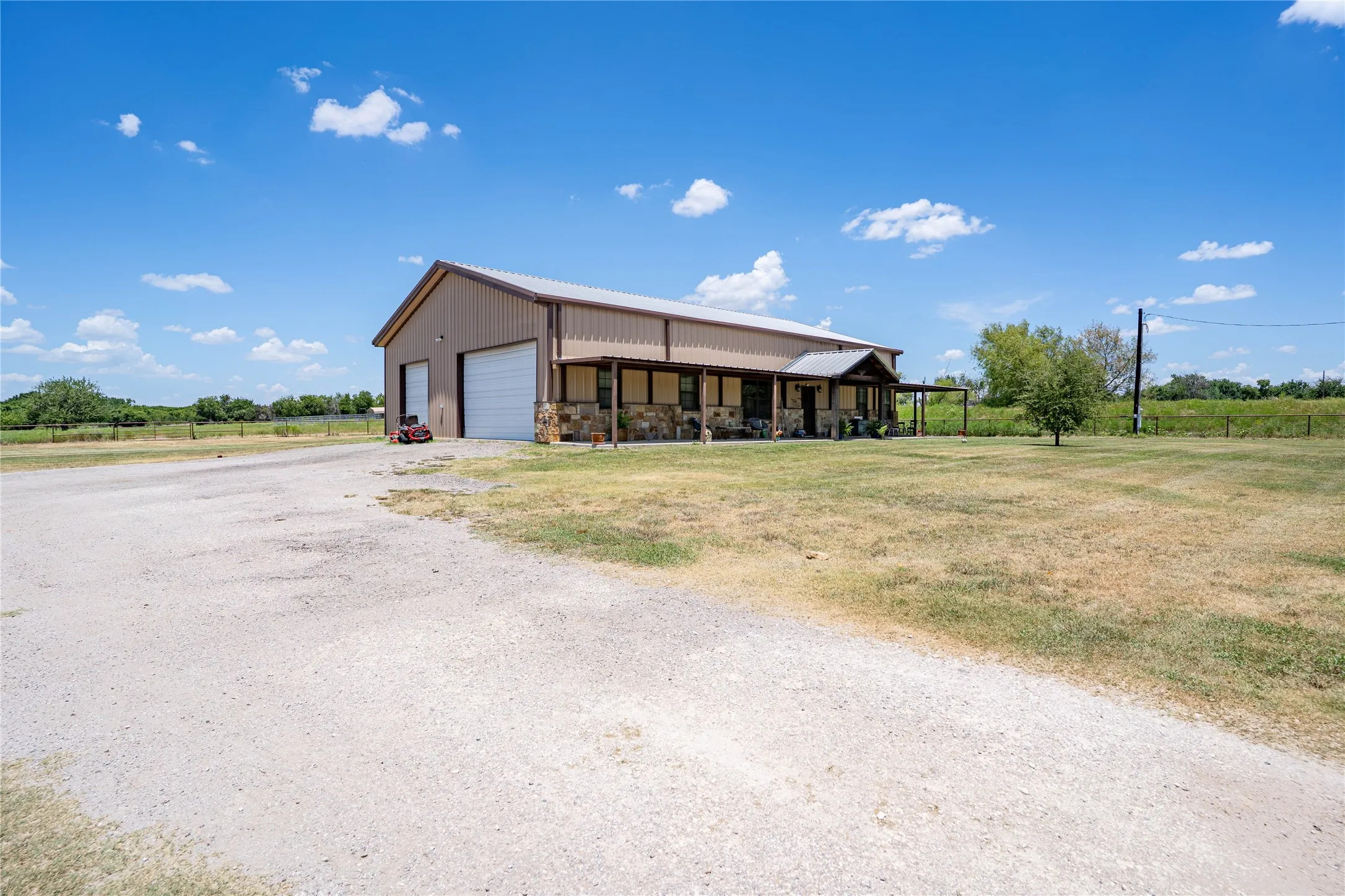 Farm For Sale in Johnson County , 4600 County Road 906, Godley, Texas 76044, 3 Bedroom, 3 Bathroom, 3 Garage spaces, 2,130 Sqft, built in 2016, mls#21317599, Real Estate Agent in Godley, Homes For Sale in Johnson county, Homes For Sale in Godley, Realtor in Godley Texas, Real Estate Brokerage Independent Realty Texas, Luminita Cordes Realtor