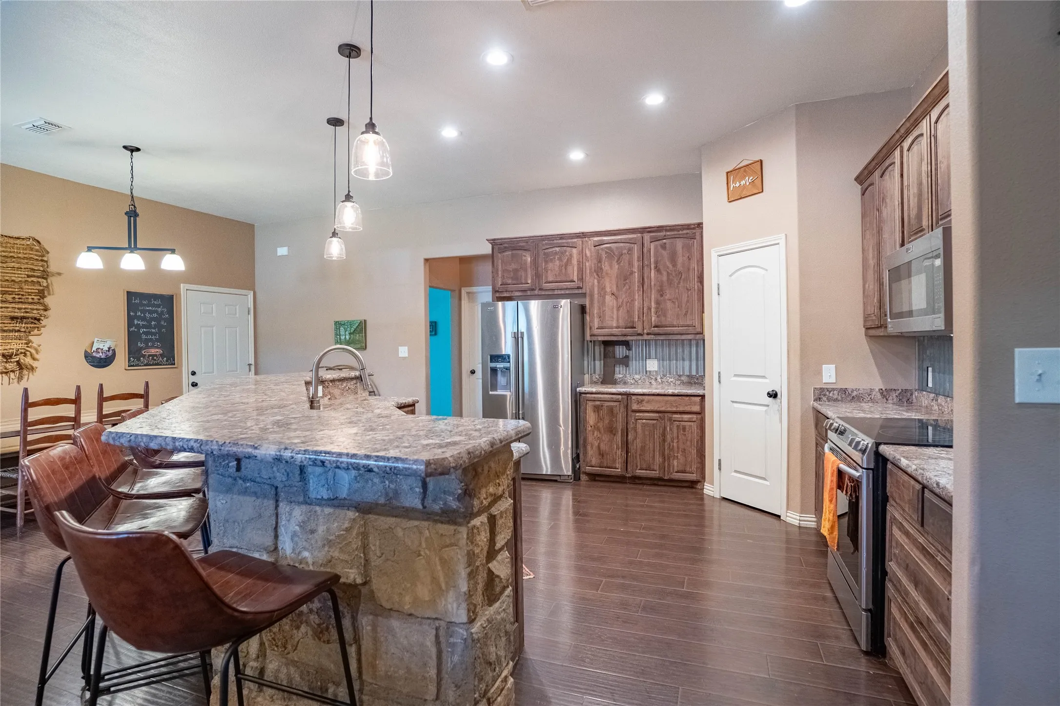 Farm For Sale in Johnson County , 4600 County Road 906, Godley, Texas 76044, 3 Bedroom, 3 Bathroom, 3 Garage spaces, 2,130 Sqft, built in 2016, mls#21317599, Real Estate Agent in Godley, Homes For Sale in Johnson county, Homes For Sale in Godley, Realtor in Godley Texas, Real Estate Brokerage Independent Realty Texas, Luminita Cordes Realtor