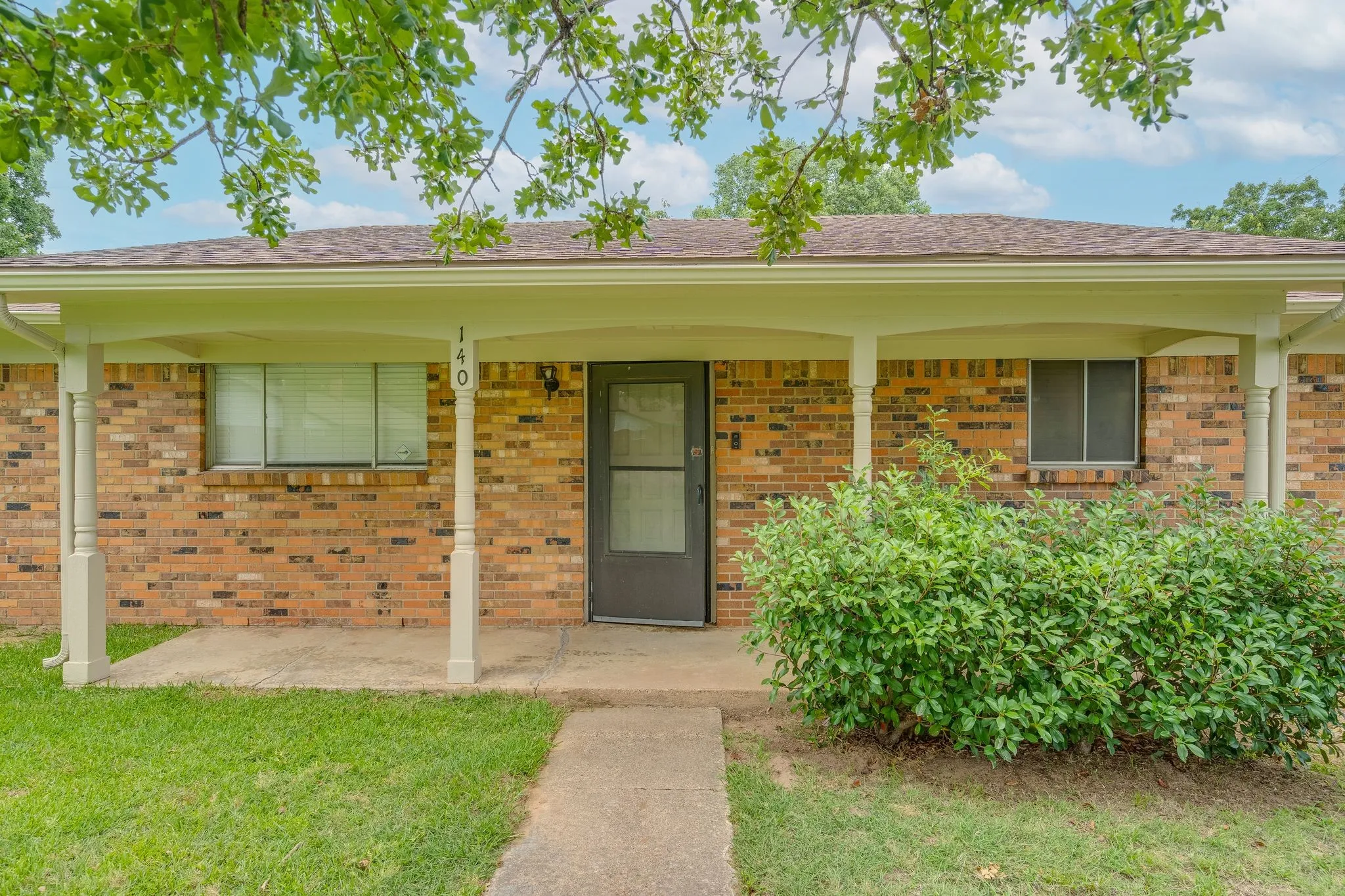 Single Family Residence For Rent in Denton County , 140 Joyce Drive, Argyle, Texas 76226, 3 Bedroom, 2 Bathroom, 1 Garage spaces, 1,696 Sqft, built in 1973, mls#21318027, Real Estate Agent in Argyle, Homes For Rent in Denton county, Homes For Rent in Argyle, Realtor in Argyle Texas, Real Estate Brokerage Independent Realty Texas, Luminita Cordes Realtor