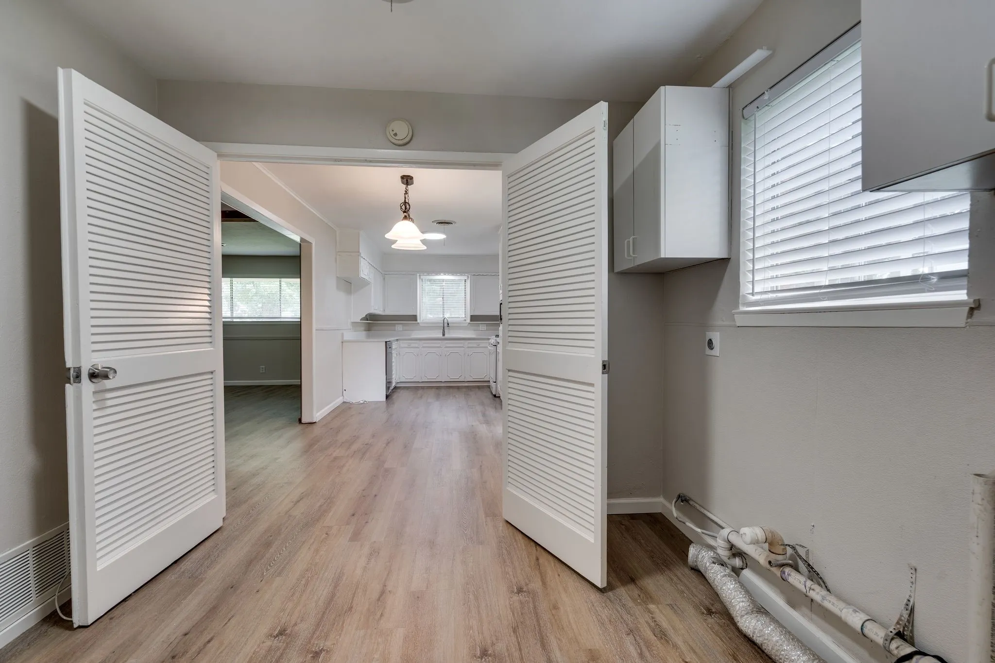 Single Family Residence For Rent in Denton County , 140 Joyce Drive, Argyle, Texas 76226, 3 Bedroom, 2 Bathroom, 1 Garage spaces, 1,696 Sqft, built in 1973, mls#21318027, Real Estate Agent in Argyle, Homes For Rent in Denton county, Homes For Rent in Argyle, Realtor in Argyle Texas, Real Estate Brokerage Independent Realty Texas, Luminita Cordes Realtor