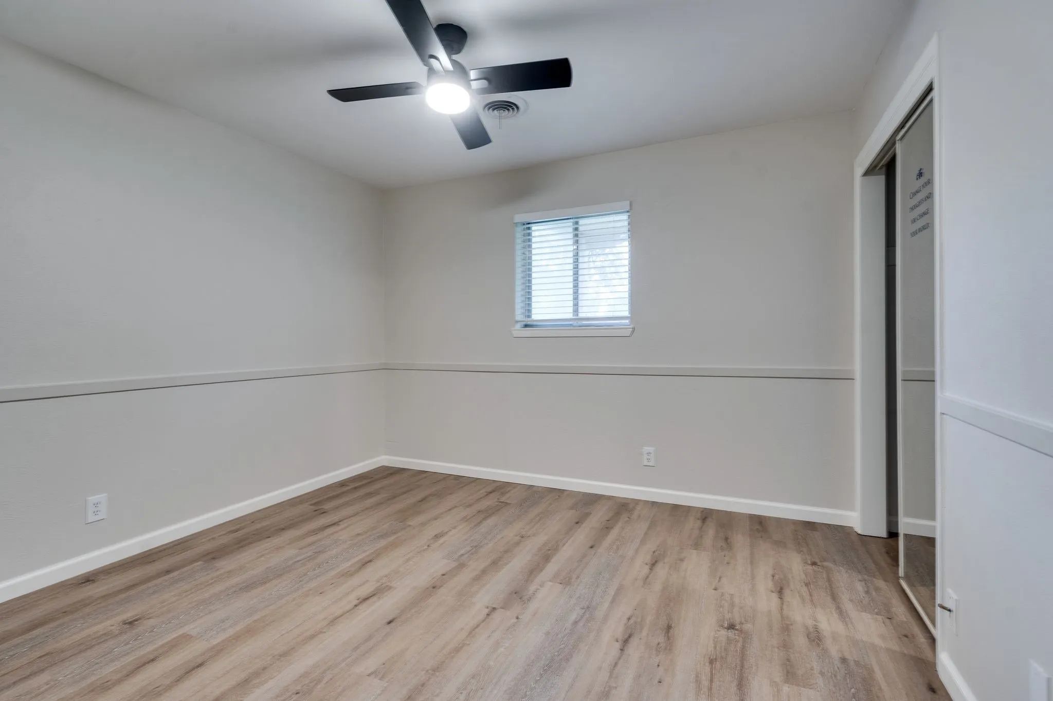 Single Family Residence For Rent in Denton County , 140 Joyce Drive, Argyle, Texas 76226, 3 Bedroom, 2 Bathroom, 1 Garage spaces, 1,696 Sqft, built in 1973, mls#21318027, Real Estate Agent in Argyle, Homes For Rent in Denton county, Homes For Rent in Argyle, Realtor in Argyle Texas, Real Estate Brokerage Independent Realty Texas, Luminita Cordes Realtor