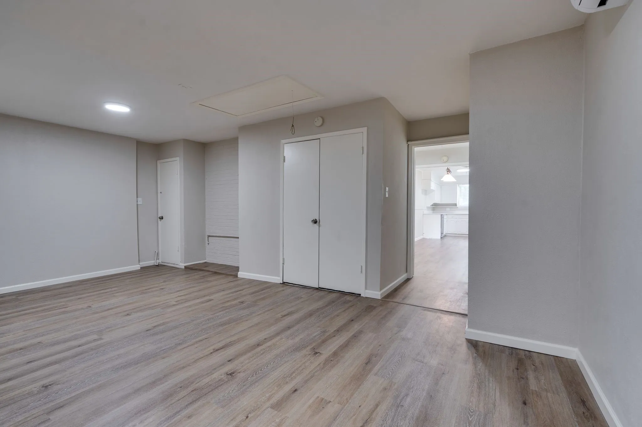 Single Family Residence For Rent in Denton County , 140 Joyce Drive, Argyle, Texas 76226, 3 Bedroom, 2 Bathroom, 1 Garage spaces, 1,696 Sqft, built in 1973, mls#21318027, Real Estate Agent in Argyle, Homes For Rent in Denton county, Homes For Rent in Argyle, Realtor in Argyle Texas, Real Estate Brokerage Independent Realty Texas, Luminita Cordes Realtor