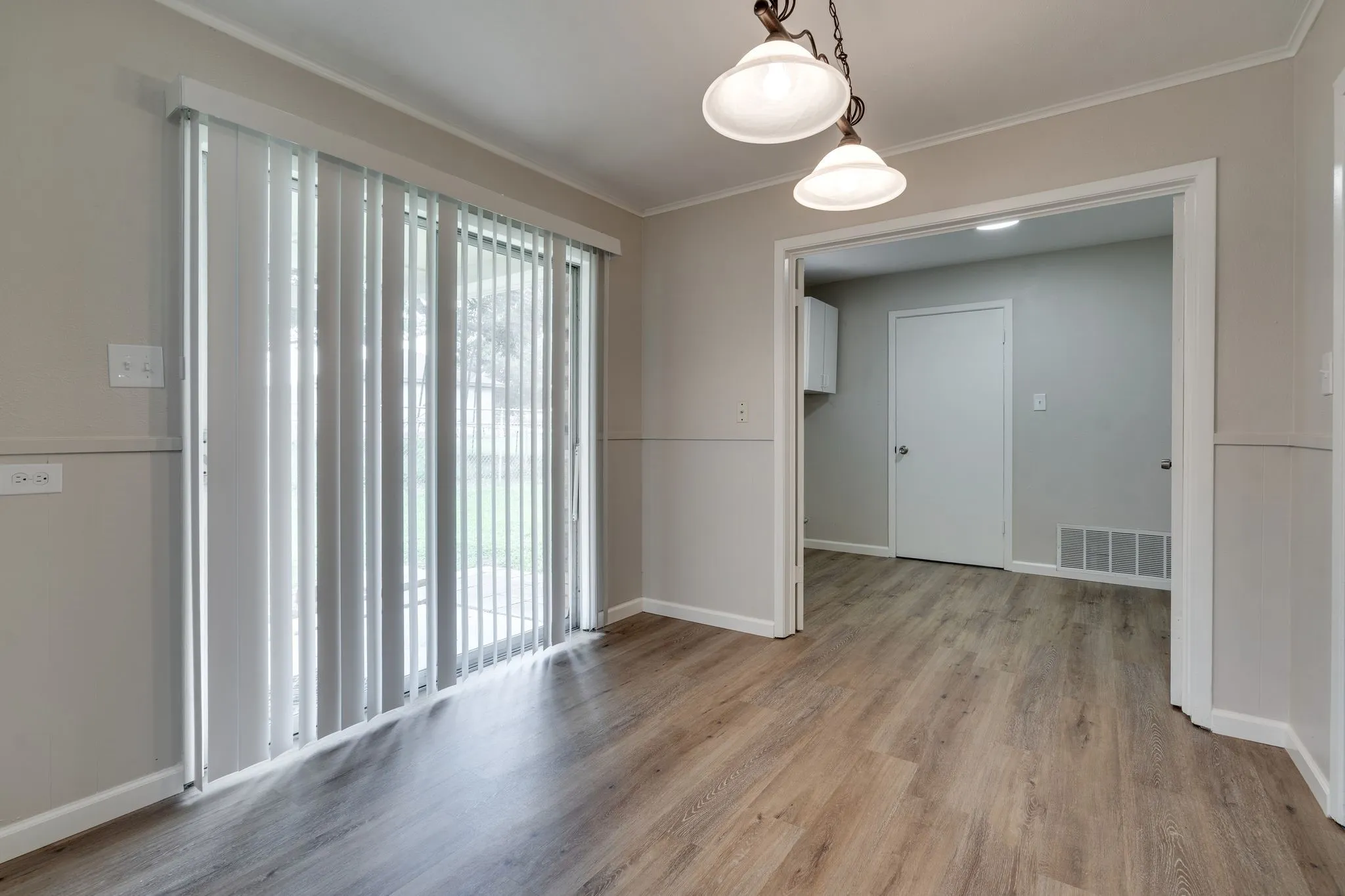 Single Family Residence For Rent in Denton County , 140 Joyce Drive, Argyle, Texas 76226, 3 Bedroom, 2 Bathroom, 1 Garage spaces, 1,696 Sqft, built in 1973, mls#21318027, Real Estate Agent in Argyle, Homes For Rent in Denton county, Homes For Rent in Argyle, Realtor in Argyle Texas, Real Estate Brokerage Independent Realty Texas, Luminita Cordes Realtor