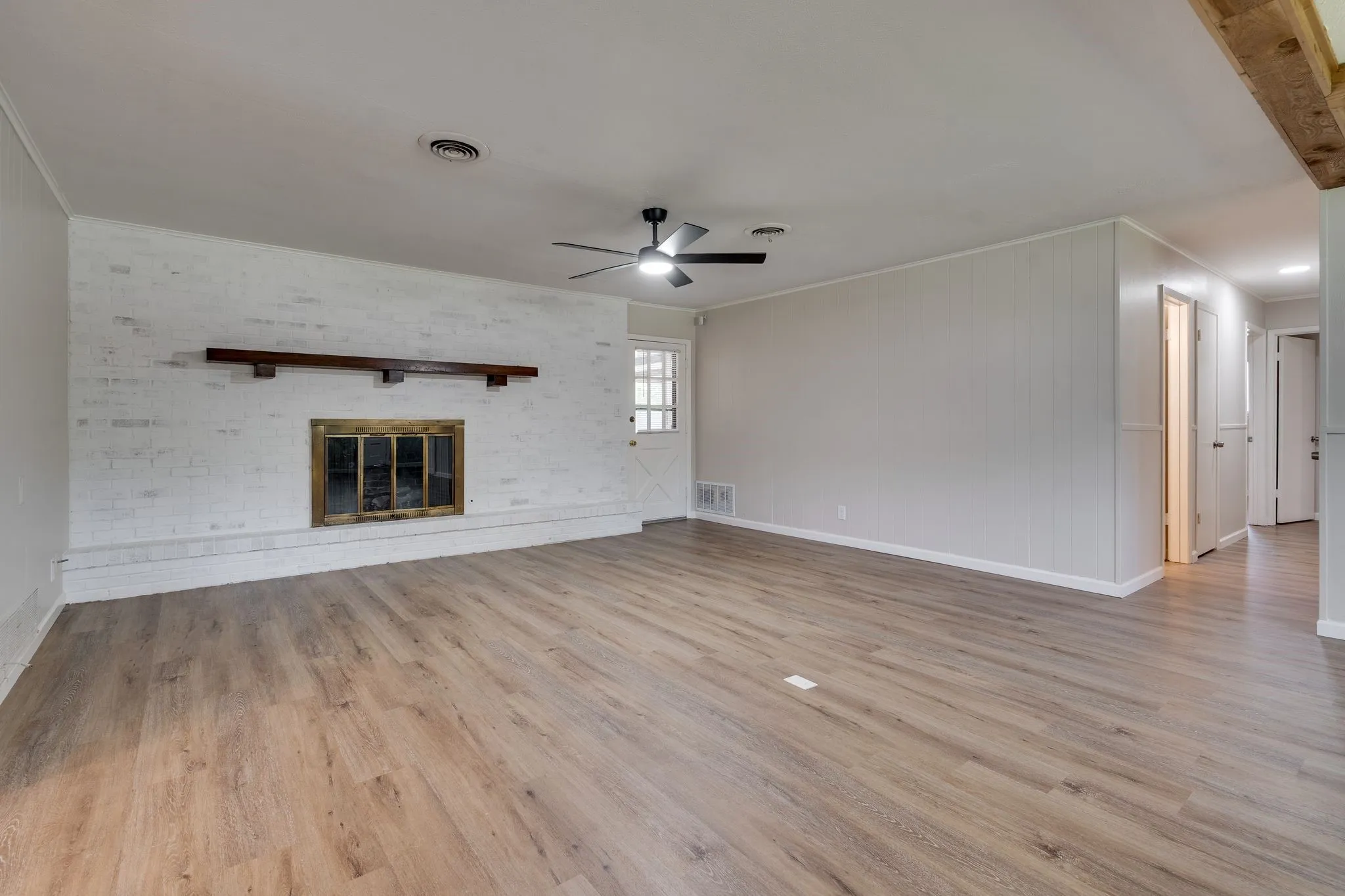 Single Family Residence For Rent in Denton County , 140 Joyce Drive, Argyle, Texas 76226, 3 Bedroom, 2 Bathroom, 1 Garage spaces, 1,696 Sqft, built in 1973, mls#21318027, Real Estate Agent in Argyle, Homes For Rent in Denton county, Homes For Rent in Argyle, Realtor in Argyle Texas, Real Estate Brokerage Independent Realty Texas, Luminita Cordes Realtor