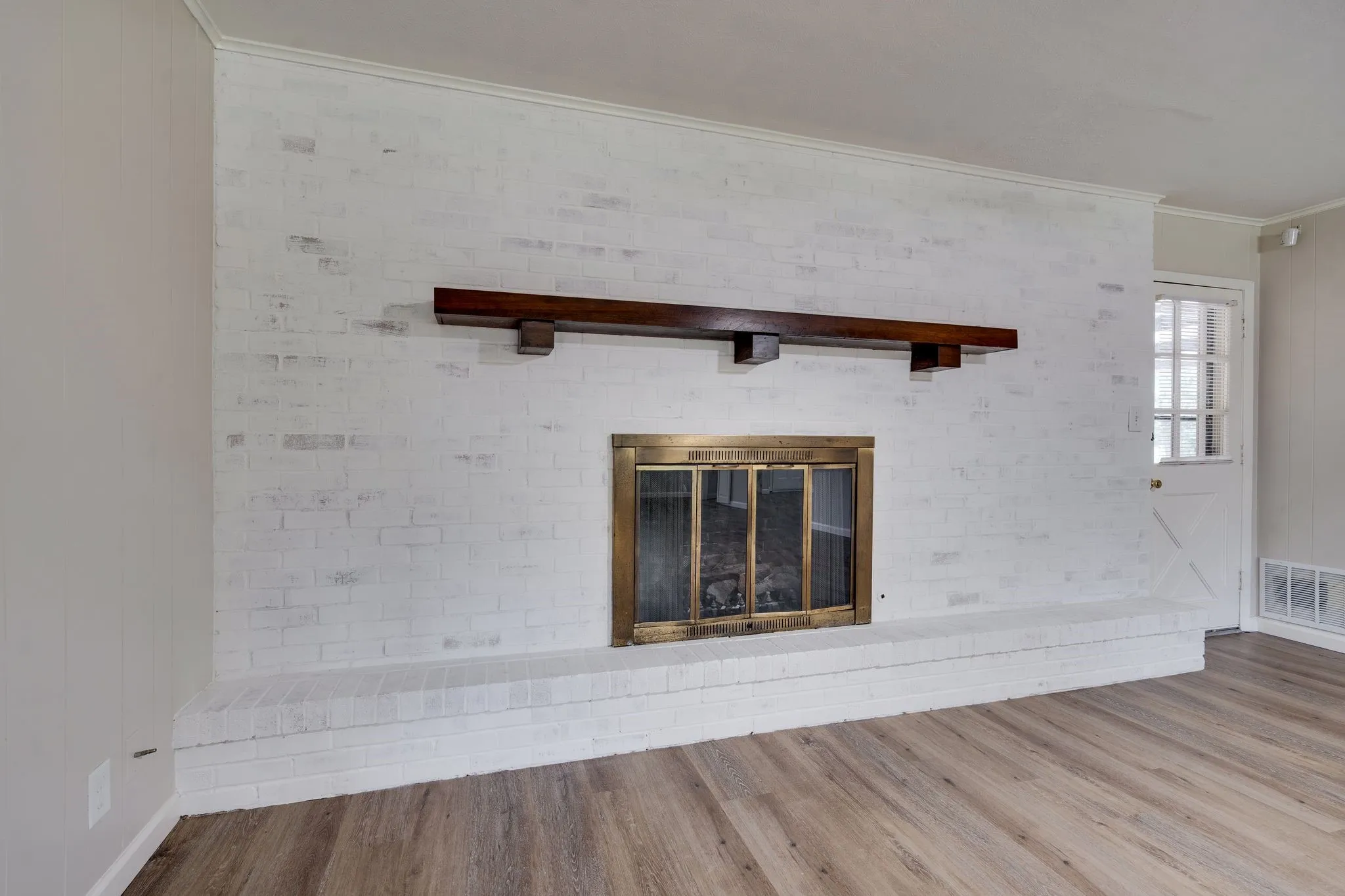 Single Family Residence For Rent in Denton County , 140 Joyce Drive, Argyle, Texas 76226, 3 Bedroom, 2 Bathroom, 1 Garage spaces, 1,696 Sqft, built in 1973, mls#21318027, Real Estate Agent in Argyle, Homes For Rent in Denton county, Homes For Rent in Argyle, Realtor in Argyle Texas, Real Estate Brokerage Independent Realty Texas, Luminita Cordes Realtor