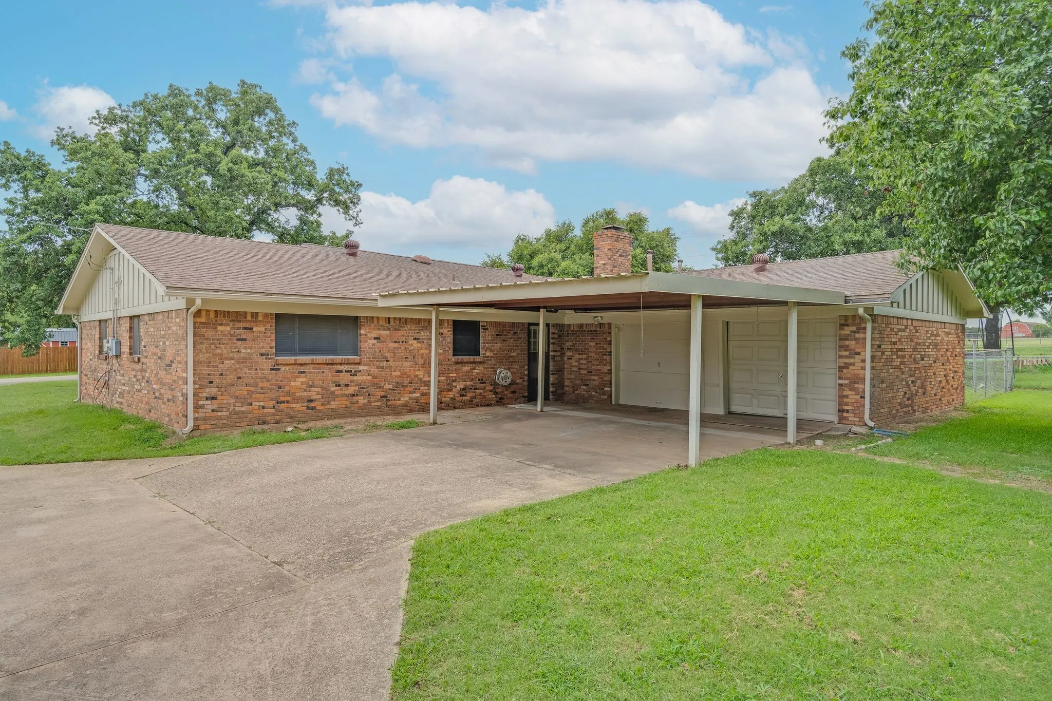 Single Family Residence For Rent in Denton County , 140 Joyce Drive, Argyle, Texas 76226, 3 Bedroom, 2 Bathroom, 1 Garage spaces, 1,696 Sqft, built in 1973, mls#21318027, Real Estate Agent in Argyle, Homes For Rent in Denton county, Homes For Rent in Argyle, Realtor in Argyle Texas, Real Estate Brokerage Independent Realty Texas, Luminita Cordes Realtor