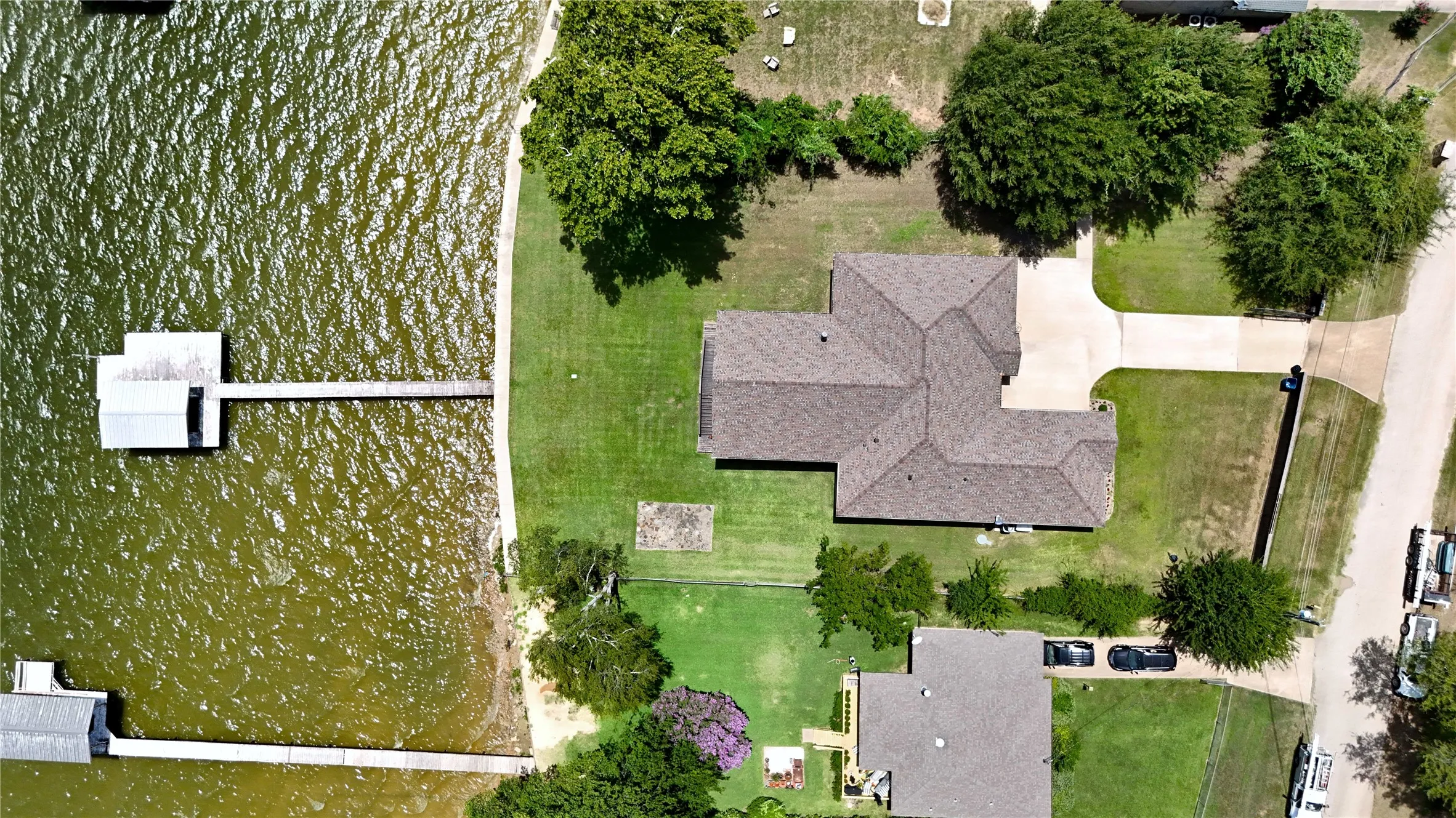 Single Family Residence For Sale in Henderson County , 108 The Lee Way, Gun Barrel City, Texas 75156, 3 Bedroom, 2 Bathroom, 2 Garage spaces, 2,400 Sqft, built in 2019, mls#21316595, Real Estate Agent in Gun Barrel City, Homes For Sale in Henderson county, Homes For Sale in Gun Barrel City, Realtor in Gun Barrel City Texas, Real Estate Brokerage Independent Realty Texas, Luminita Cordes Realtor