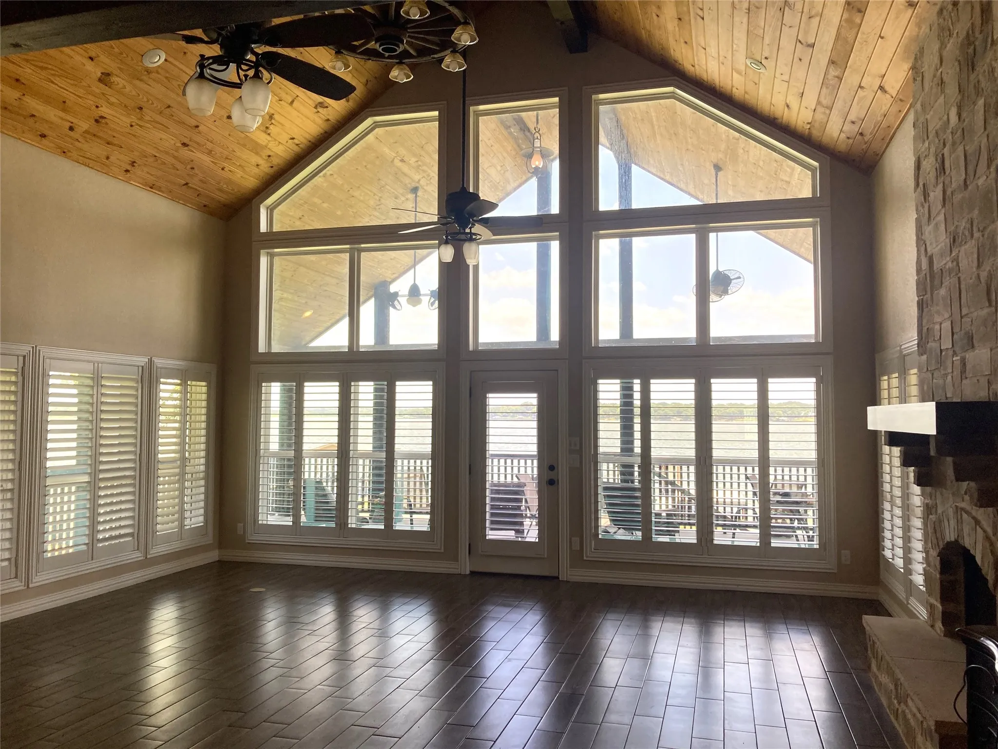 Single Family Residence For Sale in Henderson County , 108 The Lee Way, Gun Barrel City, Texas 75156, 3 Bedroom, 2 Bathroom, 2 Garage spaces, 2,400 Sqft, built in 2019, mls#21316595, Real Estate Agent in Gun Barrel City, Homes For Sale in Henderson county, Homes For Sale in Gun Barrel City, Realtor in Gun Barrel City Texas, Real Estate Brokerage Independent Realty Texas, Luminita Cordes Realtor