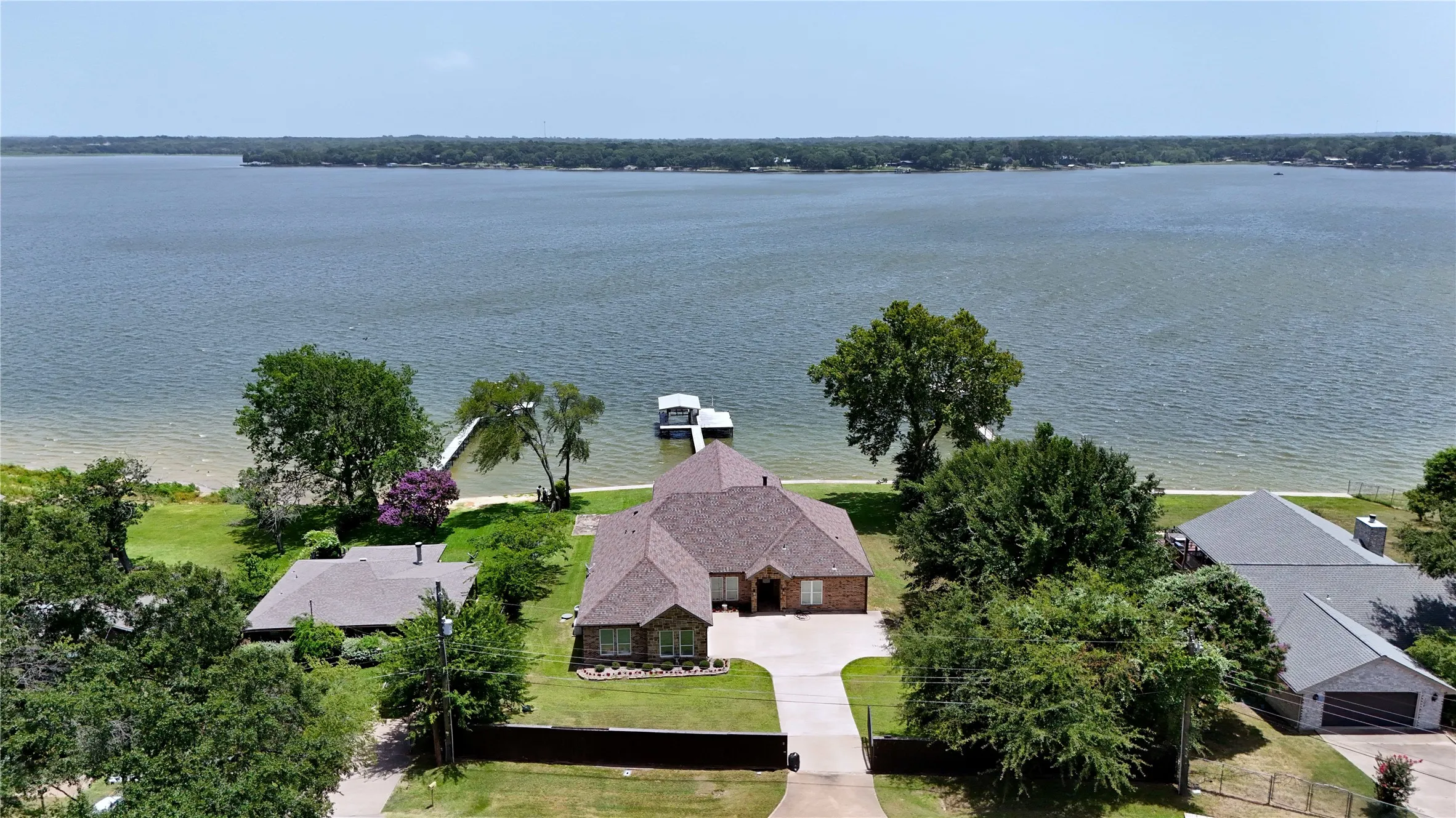 Single Family Residence For Sale in Henderson County , 108 The Lee Way, Gun Barrel City, Texas 75156, 3 Bedroom, 2 Bathroom, 2 Garage spaces, 2,400 Sqft, built in 2019, mls#21316595, Real Estate Agent in Gun Barrel City, Homes For Sale in Henderson county, Homes For Sale in Gun Barrel City, Realtor in Gun Barrel City Texas, Real Estate Brokerage Independent Realty Texas, Luminita Cordes Realtor
