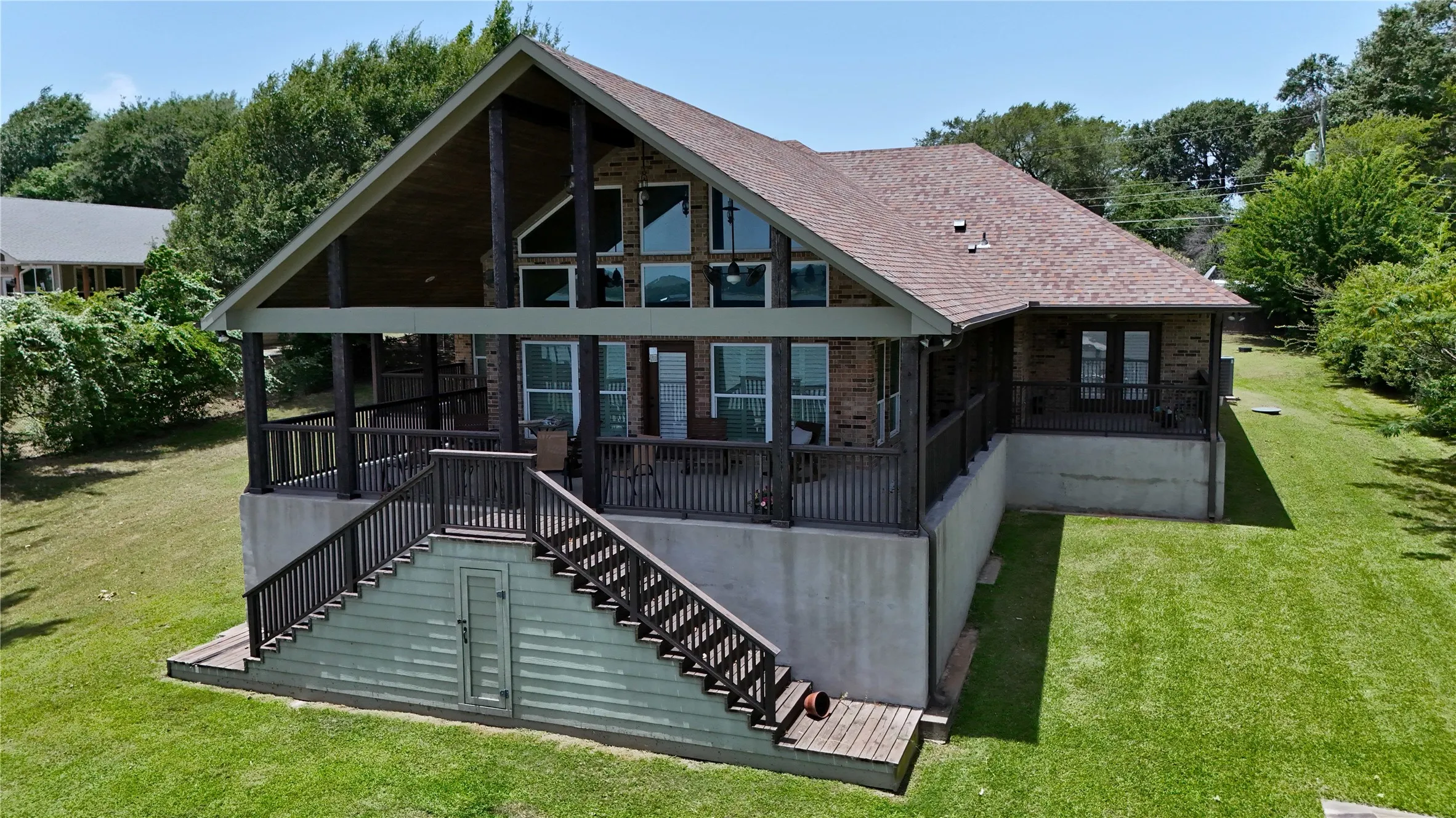 Single Family Residence For Sale in Henderson County , 108 The Lee Way, Gun Barrel City, Texas 75156, 3 Bedroom, 2 Bathroom, 2 Garage spaces, 2,400 Sqft, built in 2019, mls#21316595, Real Estate Agent in Gun Barrel City, Homes For Sale in Henderson county, Homes For Sale in Gun Barrel City, Realtor in Gun Barrel City Texas, Real Estate Brokerage Independent Realty Texas, Luminita Cordes Realtor