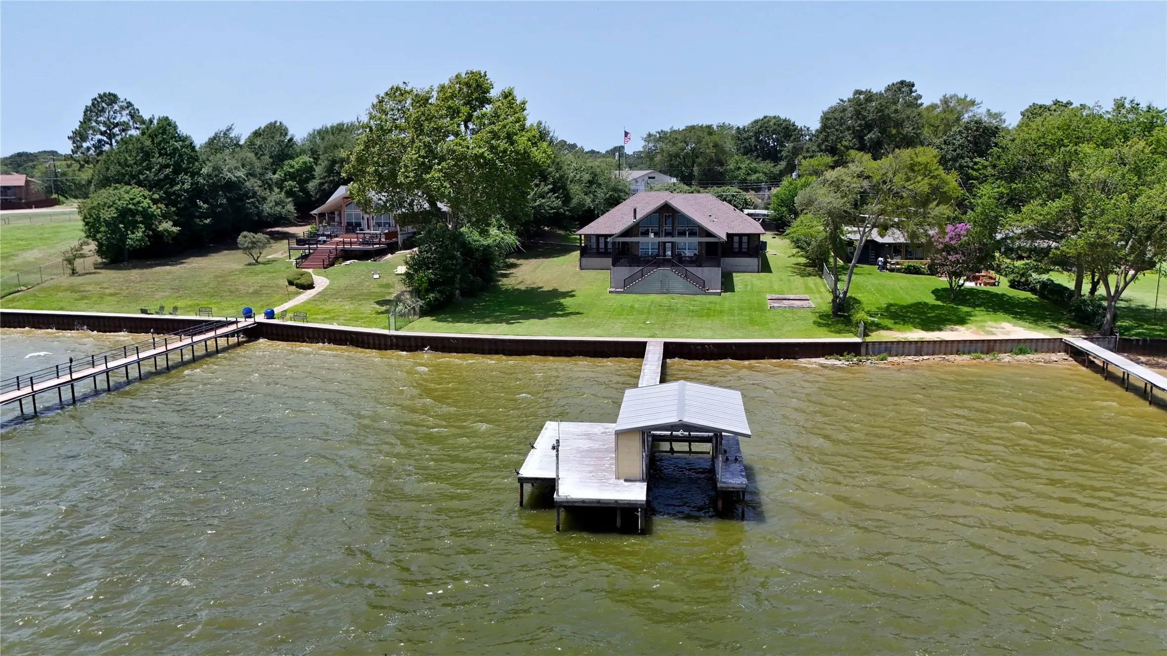 Single Family Residence For Sale in Henderson County , 108 The Lee Way, Gun Barrel City, Texas 75156, 3 Bedroom, 2 Bathroom, 2 Garage spaces, 2,400 Sqft, built in 2019, mls#21316595, Real Estate Agent in Gun Barrel City, Homes For Sale in Henderson county, Homes For Sale in Gun Barrel City, Realtor in Gun Barrel City Texas, Real Estate Brokerage Independent Realty Texas, Luminita Cordes Realtor