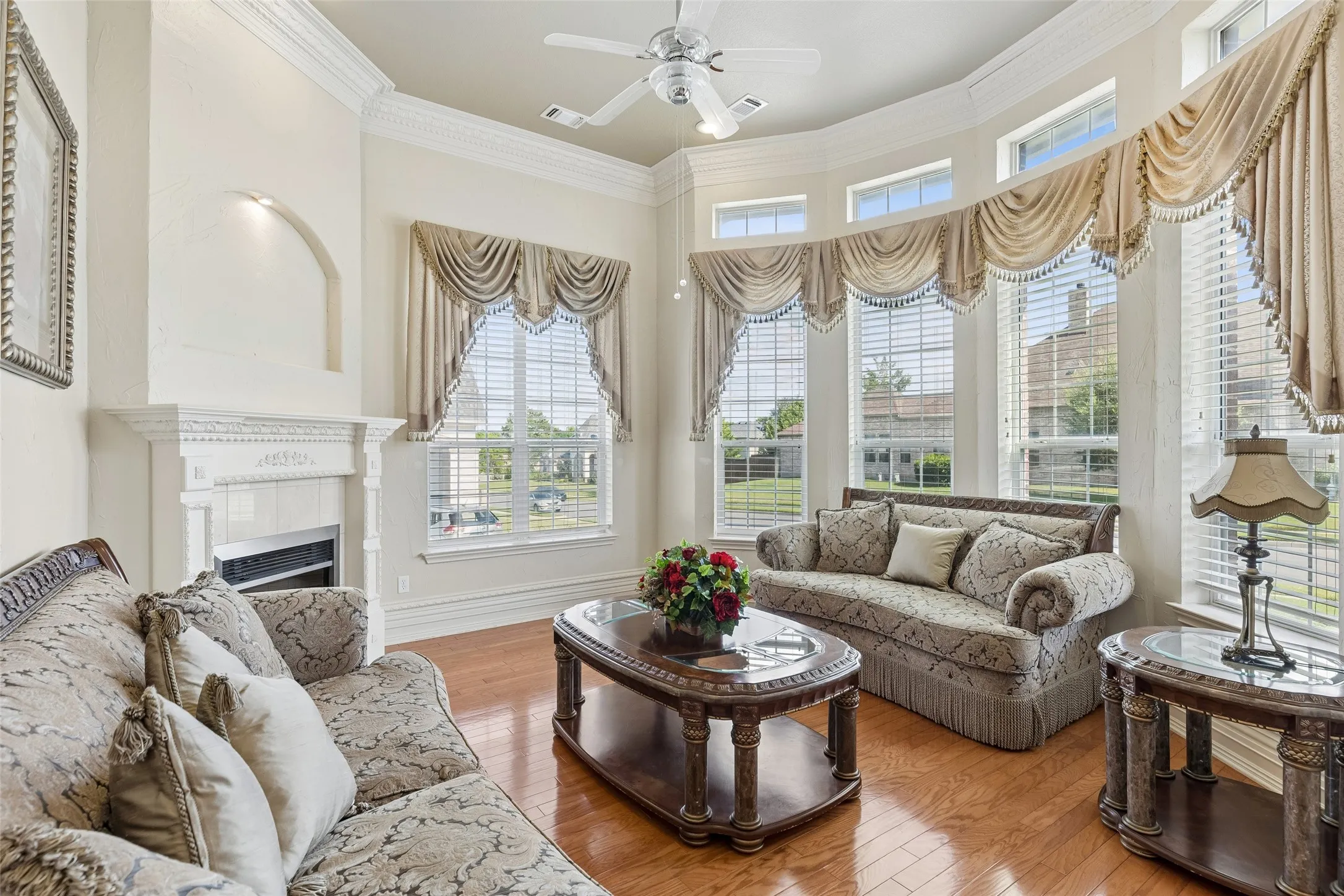 Single Family Residence For Sale in Grayson County , 1803 Verdi Lane, Sherman, Texas 75090, 6 Bedrooms, 5 Bathrooms, 2 Garage spaces, 4,069 Sqft, built in 2007, Price $925,000, mls#21315584, Real Estate Agent in Sherman, Homes For Sale in Grayson county, Homes For Sale in Sherman, Realtor in Sherman Texas, Real Estate Brokerage Independent Realty Texas, Luminita Cordes Realtor