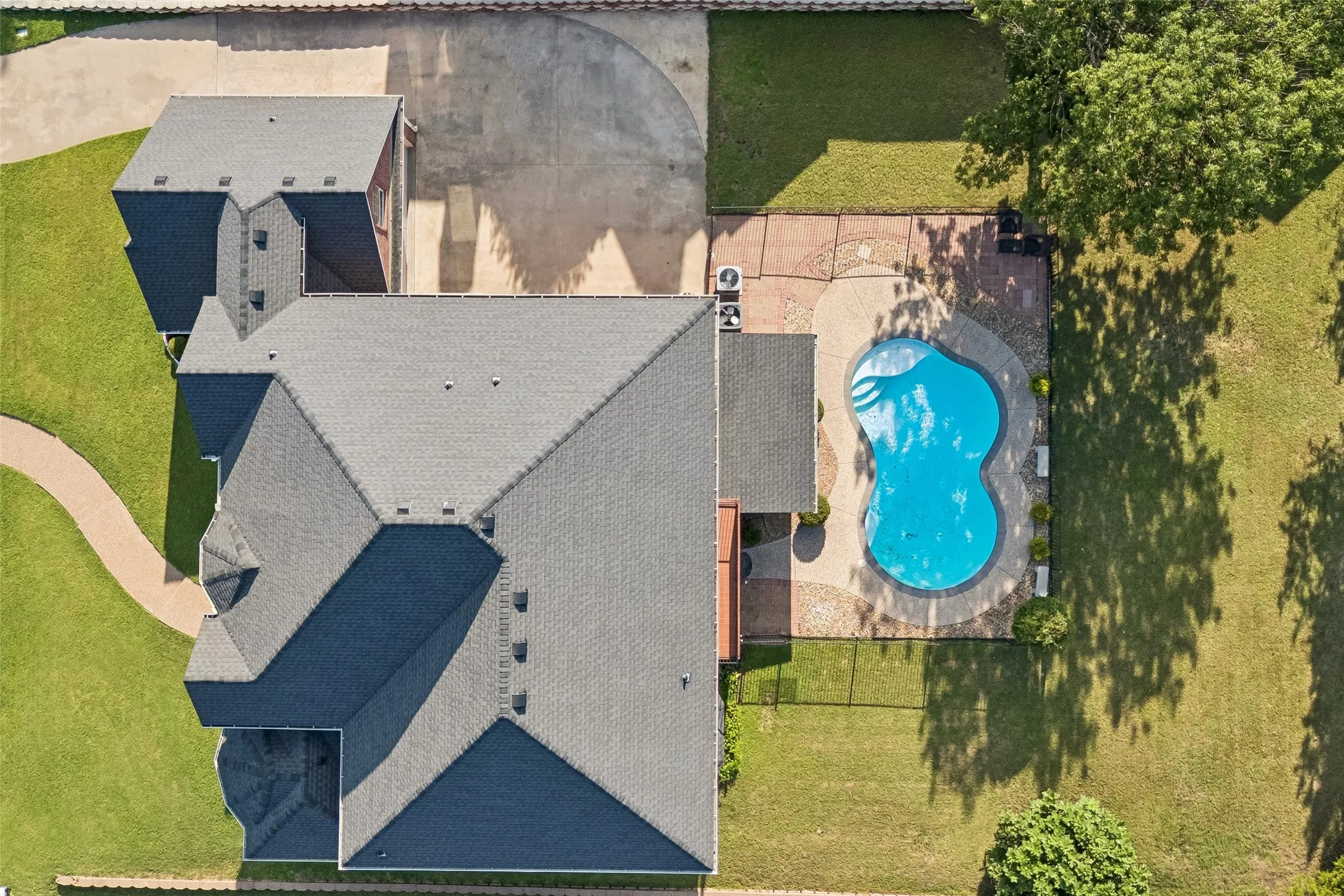 Single Family Residence For Sale in Grayson County , 1803 Verdi Lane, Sherman, Texas 75090, 6 Bedrooms, 5 Bathrooms, 2 Garage spaces, 4,069 Sqft, built in 2007, Price $925,000, mls#21315584, Real Estate Agent in Sherman, Homes For Sale in Grayson county, Homes For Sale in Sherman, Realtor in Sherman Texas, Real Estate Brokerage Independent Realty Texas, Luminita Cordes Realtor