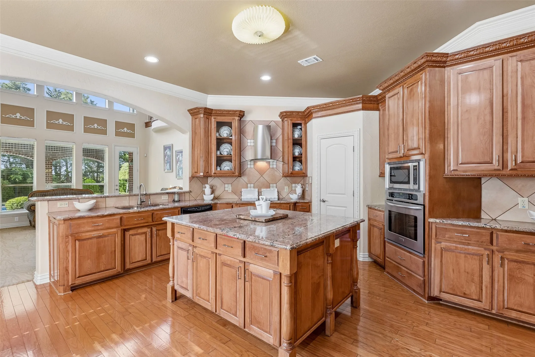Single Family Residence For Sale in Grayson County , 1803 Verdi Lane, Sherman, Texas 75090, 6 Bedrooms, 5 Bathrooms, 2 Garage spaces, 4,069 Sqft, built in 2007, Price $925,000, mls#21315584, Real Estate Agent in Sherman, Homes For Sale in Grayson county, Homes For Sale in Sherman, Realtor in Sherman Texas, Real Estate Brokerage Independent Realty Texas, Luminita Cordes Realtor