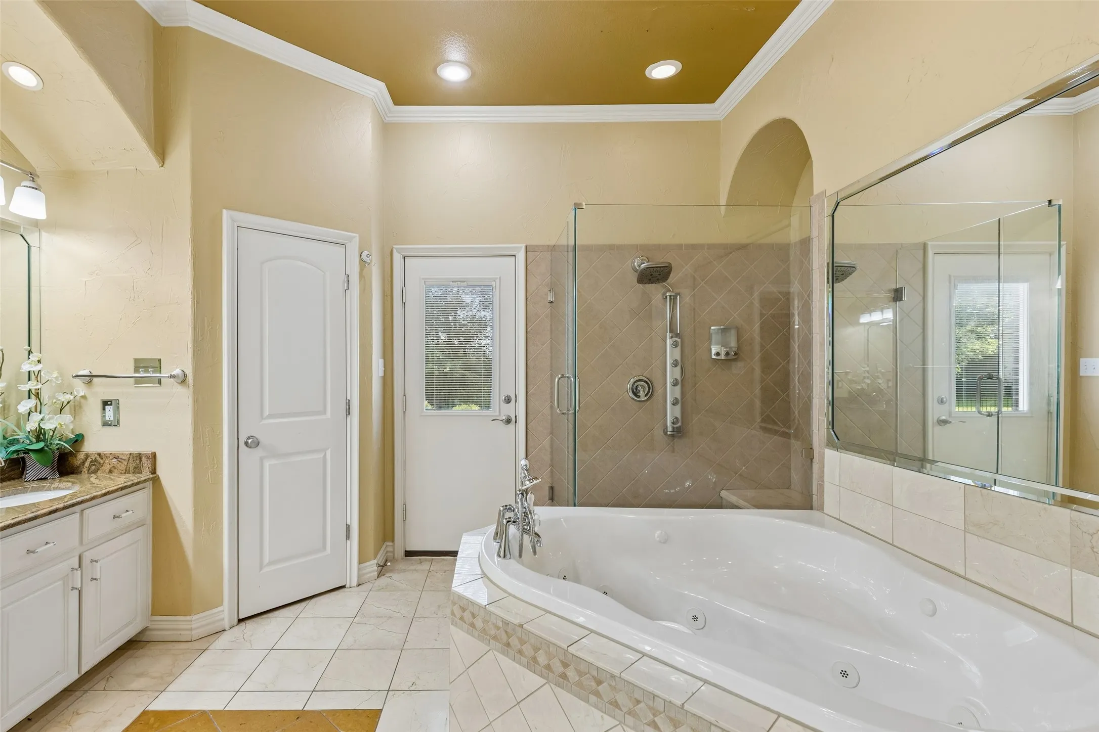 Single Family Residence For Sale in Grayson County , 1803 Verdi Lane, Sherman, Texas 75090, 6 Bedrooms, 5 Bathrooms, 2 Garage spaces, 4,069 Sqft, built in 2007, Price $925,000, mls#21315584, Real Estate Agent in Sherman, Homes For Sale in Grayson county, Homes For Sale in Sherman, Realtor in Sherman Texas, Real Estate Brokerage Independent Realty Texas, Luminita Cordes Realtor