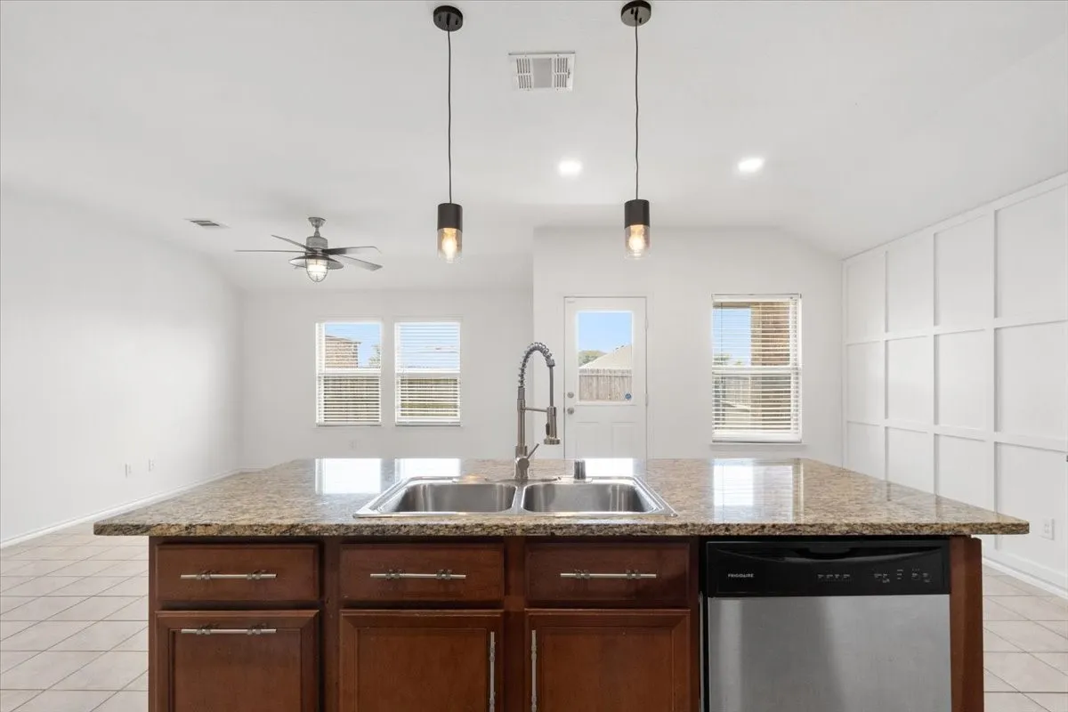 Single Family Residence For Rent in Collin County , 803 Quartz Trail, Princeton, Texas 75407, 4 Bedroom, 2 Bathroom, 2 Garage spaces, 1,587 Sqft, built in 2017, mls#21255211, Real Estate Agent in Princeton, Homes For Rent in Collin county, Homes For Rent in Princeton, Realtor in Princeton Texas, Real Estate Brokerage Independent Realty Texas, Luminita Cordes Realtor