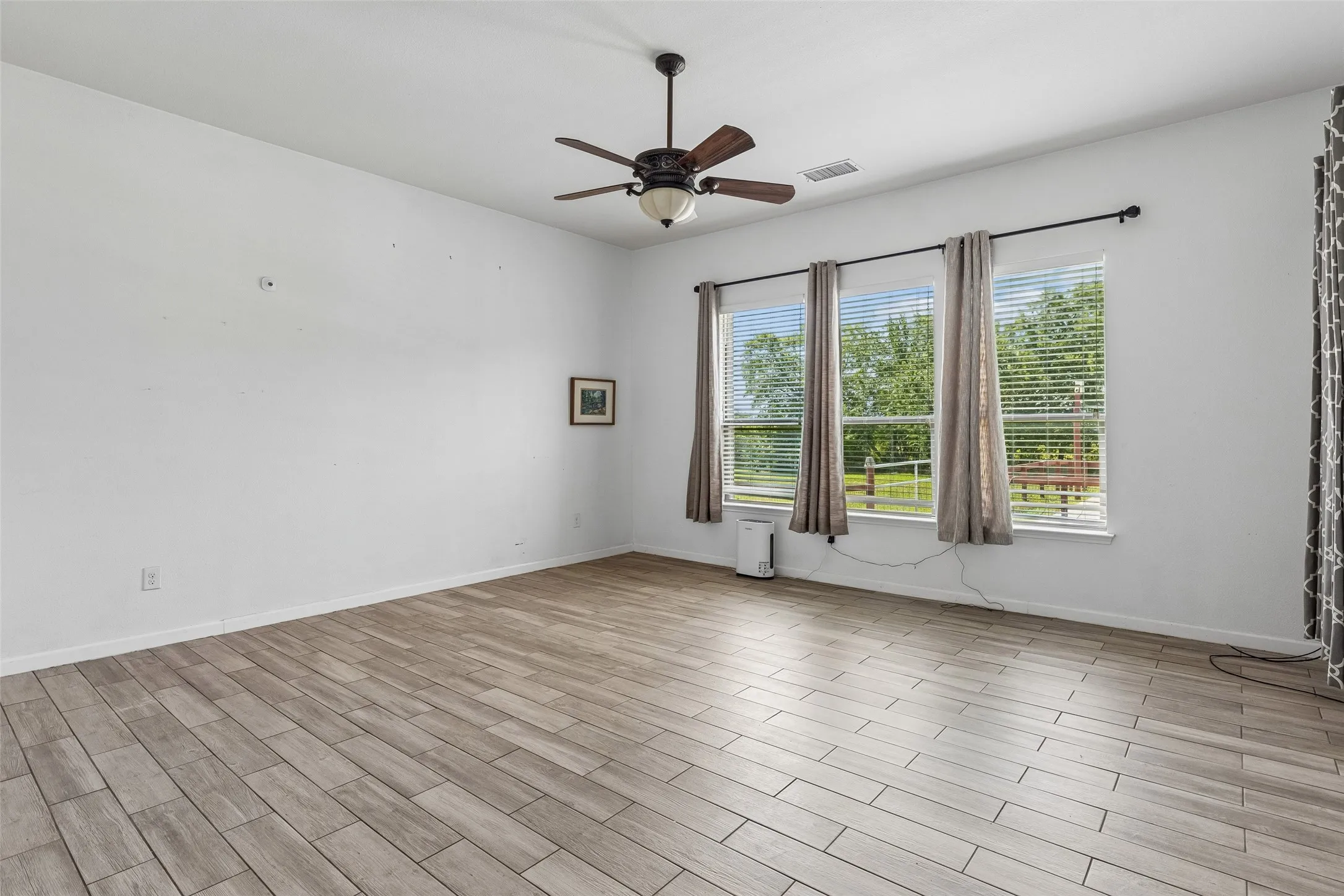 Single Family Residence For Sale in Collin County , 2515 Jessica Way Lane, Royse City, Texas 75189, 4 Bedroom, 2 Bathroom, 3 Garage spaces, 2,862 Sqft, built in 2015, mls#21314301, Real Estate Agent in Royse City, Homes For Sale in Collin county, Homes For Sale in Royse City, Realtor in Royse City Texas, Real Estate Brokerage Independent Realty Texas, Luminita Cordes Realtor
