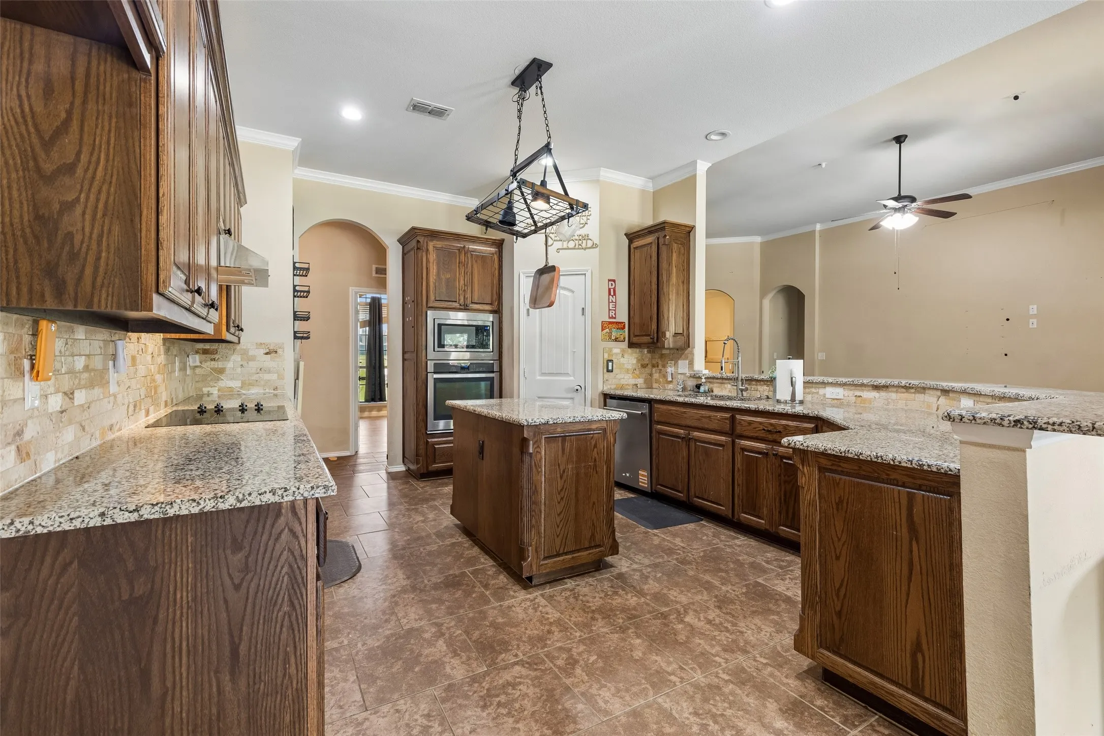 Single Family Residence For Sale in Collin County , 2515 Jessica Way Lane, Royse City, Texas 75189, 4 Bedroom, 2 Bathroom, 3 Garage spaces, 2,862 Sqft, built in 2015, mls#21314301, Real Estate Agent in Royse City, Homes For Sale in Collin county, Homes For Sale in Royse City, Realtor in Royse City Texas, Real Estate Brokerage Independent Realty Texas, Luminita Cordes Realtor