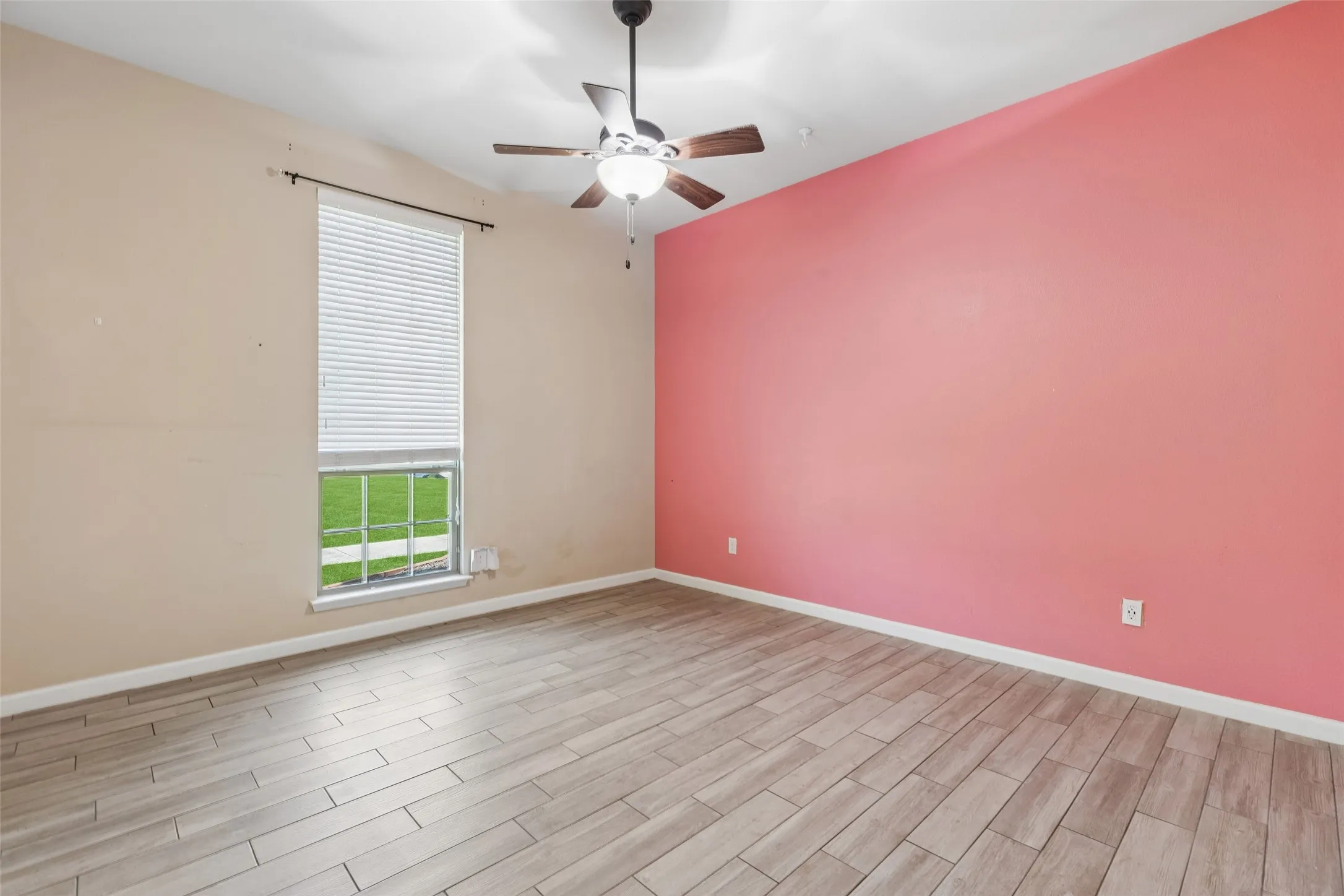 Single Family Residence For Sale in Collin County , 2515 Jessica Way Lane, Royse City, Texas 75189, 4 Bedroom, 2 Bathroom, 3 Garage spaces, 2,862 Sqft, built in 2015, mls#21314301, Real Estate Agent in Royse City, Homes For Sale in Collin county, Homes For Sale in Royse City, Realtor in Royse City Texas, Real Estate Brokerage Independent Realty Texas, Luminita Cordes Realtor