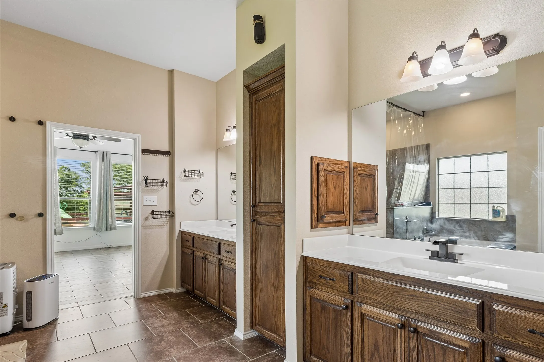 Single Family Residence For Sale in Collin County , 2515 Jessica Way Lane, Royse City, Texas 75189, 4 Bedroom, 2 Bathroom, 3 Garage spaces, 2,862 Sqft, built in 2015, mls#21314301, Real Estate Agent in Royse City, Homes For Sale in Collin county, Homes For Sale in Royse City, Realtor in Royse City Texas, Real Estate Brokerage Independent Realty Texas, Luminita Cordes Realtor