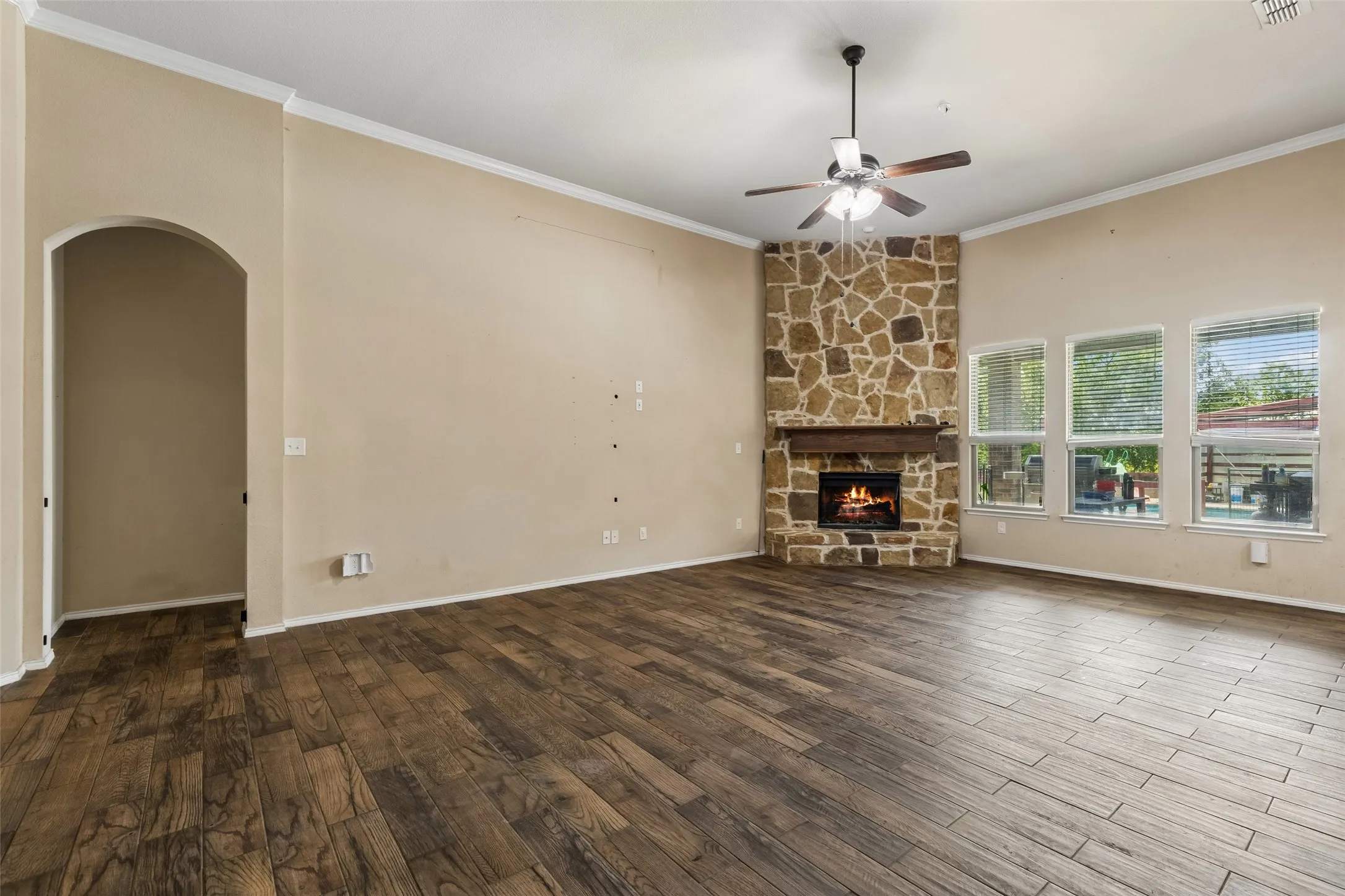 Single Family Residence For Sale in Collin County , 2515 Jessica Way Lane, Royse City, Texas 75189, 4 Bedroom, 2 Bathroom, 3 Garage spaces, 2,862 Sqft, built in 2015, mls#21314301, Real Estate Agent in Royse City, Homes For Sale in Collin county, Homes For Sale in Royse City, Realtor in Royse City Texas, Real Estate Brokerage Independent Realty Texas, Luminita Cordes Realtor