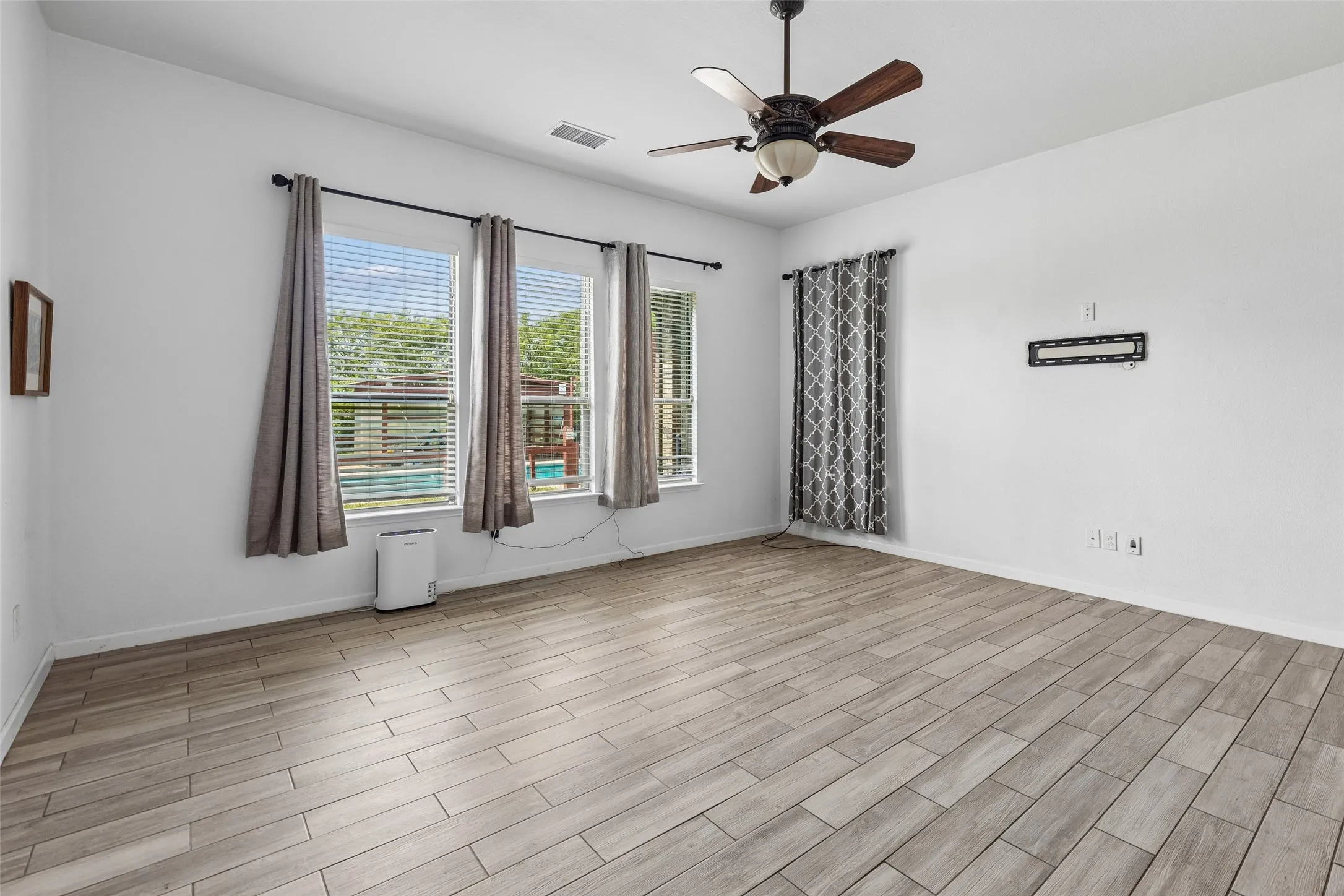 Single Family Residence For Sale in Collin County , 2515 Jessica Way Lane, Royse City, Texas 75189, 4 Bedroom, 2 Bathroom, 3 Garage spaces, 2,862 Sqft, built in 2015, mls#21314301, Real Estate Agent in Royse City, Homes For Sale in Collin county, Homes For Sale in Royse City, Realtor in Royse City Texas, Real Estate Brokerage Independent Realty Texas, Luminita Cordes Realtor