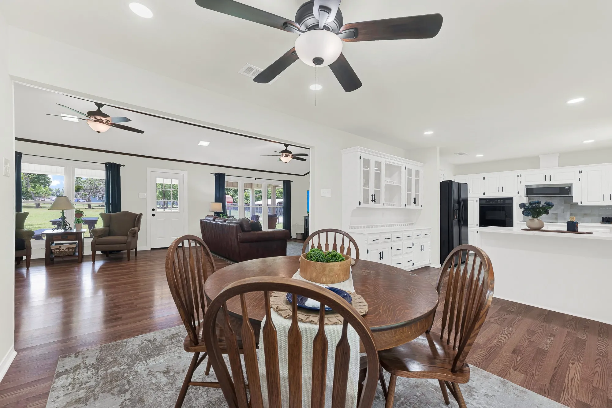 Single Family Residence For Sale in Collin County , 14000 Red Wood Circle N, Frisco, Texas 75071, 3 Bedroom, 3 Bathroom, 2 Garage spaces, 1,873 Sqft, built in 1982, mls#21316610, Real Estate Agent in Frisco, Homes For Sale in Collin county, Homes For Sale in Frisco, Realtor in Frisco Texas, Real Estate Brokerage Independent Realty Texas, Luminita Cordes Realtor