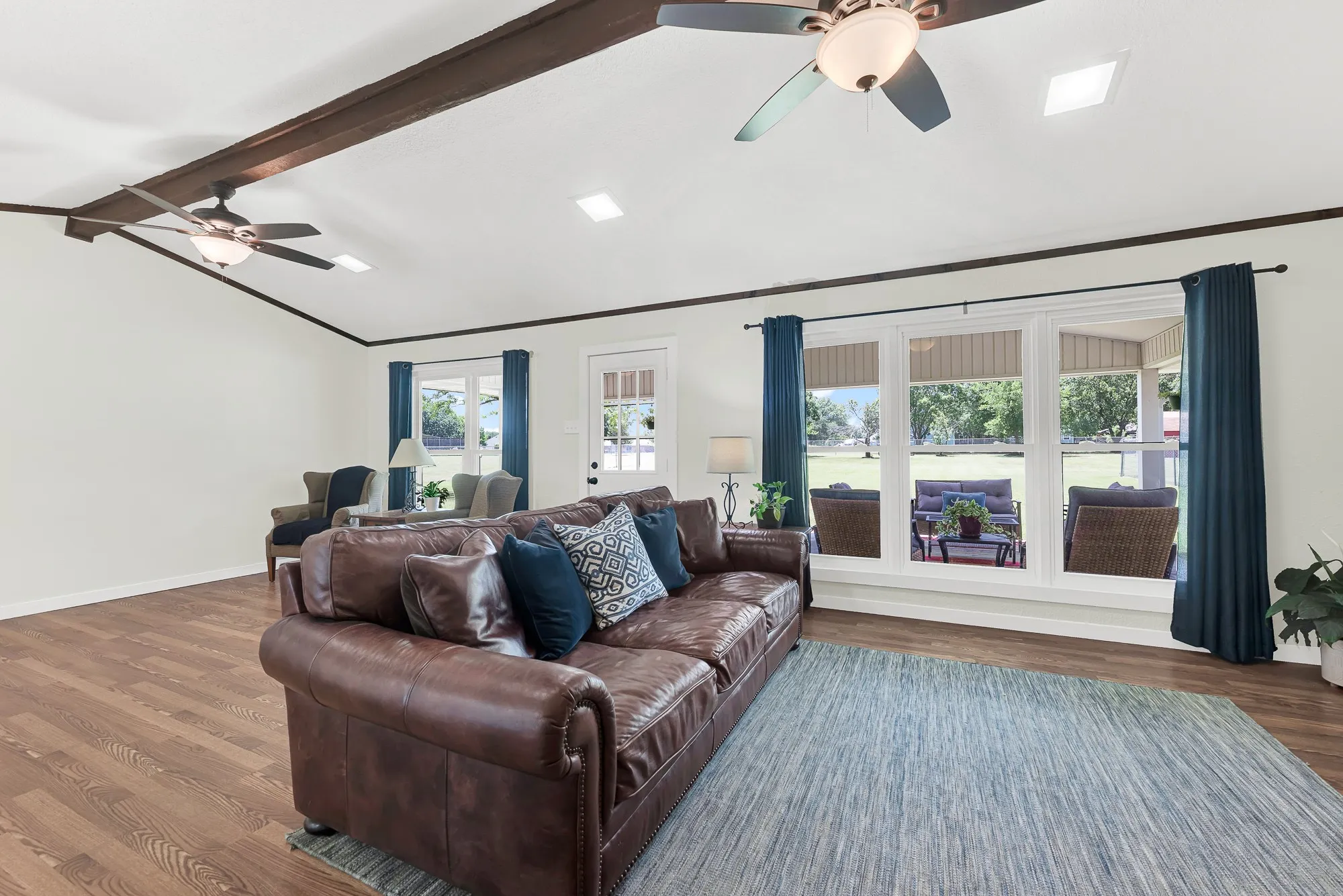 Single Family Residence For Sale in Collin County , 14000 Red Wood Circle N, Frisco, Texas 75071, 3 Bedroom, 3 Bathroom, 2 Garage spaces, 1,873 Sqft, built in 1982, mls#21316610, Real Estate Agent in Frisco, Homes For Sale in Collin county, Homes For Sale in Frisco, Realtor in Frisco Texas, Real Estate Brokerage Independent Realty Texas, Luminita Cordes Realtor