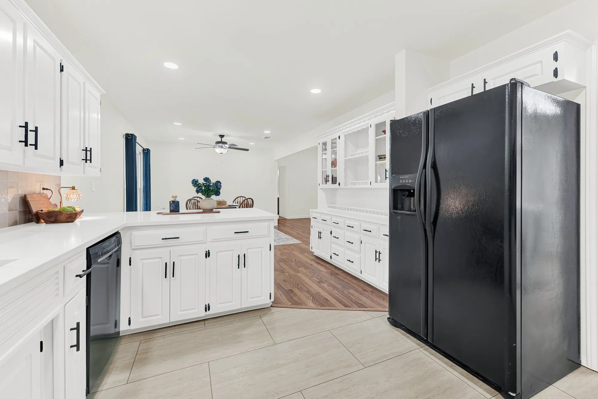 Single Family Residence For Sale in Collin County , 14000 Red Wood Circle N, Frisco, Texas 75071, 3 Bedroom, 3 Bathroom, 2 Garage spaces, 1,873 Sqft, built in 1982, mls#21316610, Real Estate Agent in Frisco, Homes For Sale in Collin county, Homes For Sale in Frisco, Realtor in Frisco Texas, Real Estate Brokerage Independent Realty Texas, Luminita Cordes Realtor
