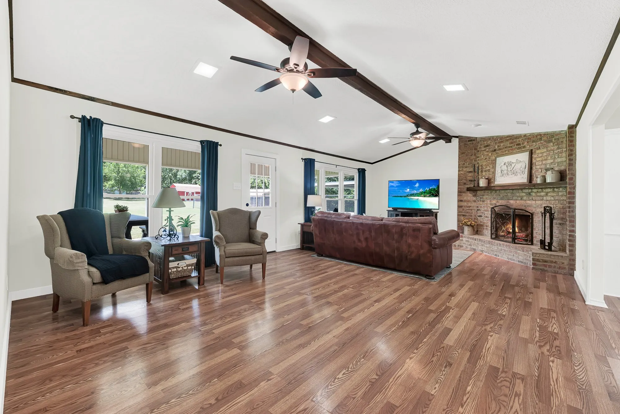 Single Family Residence For Sale in Collin County , 14000 Red Wood Circle N, Frisco, Texas 75071, 3 Bedroom, 3 Bathroom, 2 Garage spaces, 1,873 Sqft, built in 1982, mls#21316610, Real Estate Agent in Frisco, Homes For Sale in Collin county, Homes For Sale in Frisco, Realtor in Frisco Texas, Real Estate Brokerage Independent Realty Texas, Luminita Cordes Realtor