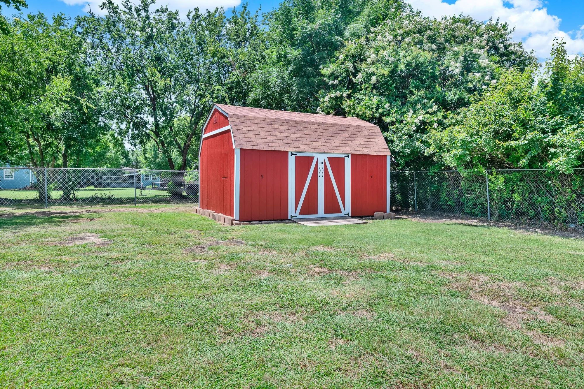 Single Family Residence For Sale in Collin County , 14000 Red Wood Circle N, Frisco, Texas 75071, 3 Bedroom, 3 Bathroom, 2 Garage spaces, 1,873 Sqft, built in 1982, mls#21316610, Real Estate Agent in Frisco, Homes For Sale in Collin county, Homes For Sale in Frisco, Realtor in Frisco Texas, Real Estate Brokerage Independent Realty Texas, Luminita Cordes Realtor