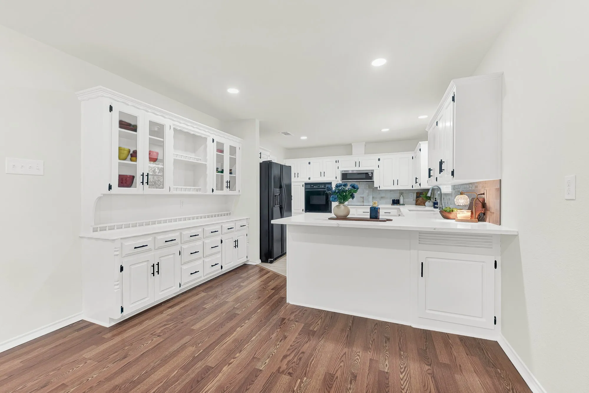 Single Family Residence For Sale in Collin County , 14000 Red Wood Circle N, Frisco, Texas 75071, 3 Bedroom, 3 Bathroom, 2 Garage spaces, 1,873 Sqft, built in 1982, mls#21316610, Real Estate Agent in Frisco, Homes For Sale in Collin county, Homes For Sale in Frisco, Realtor in Frisco Texas, Real Estate Brokerage Independent Realty Texas, Luminita Cordes Realtor
