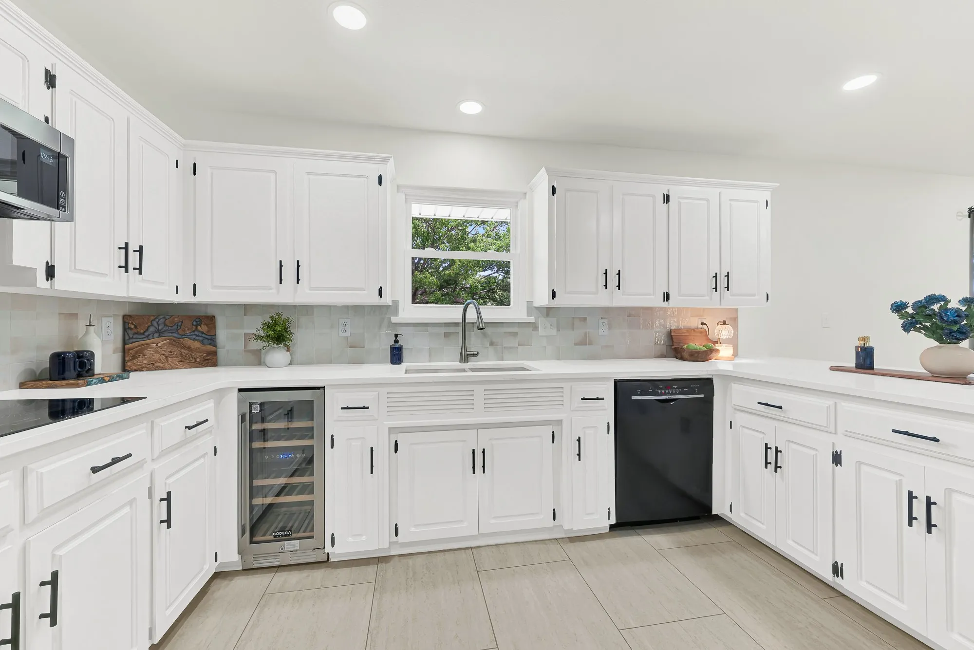 Single Family Residence For Sale in Collin County , 14000 Red Wood Circle N, Frisco, Texas 75071, 3 Bedroom, 3 Bathroom, 2 Garage spaces, 1,873 Sqft, built in 1982, mls#21316610, Real Estate Agent in Frisco, Homes For Sale in Collin county, Homes For Sale in Frisco, Realtor in Frisco Texas, Real Estate Brokerage Independent Realty Texas, Luminita Cordes Realtor