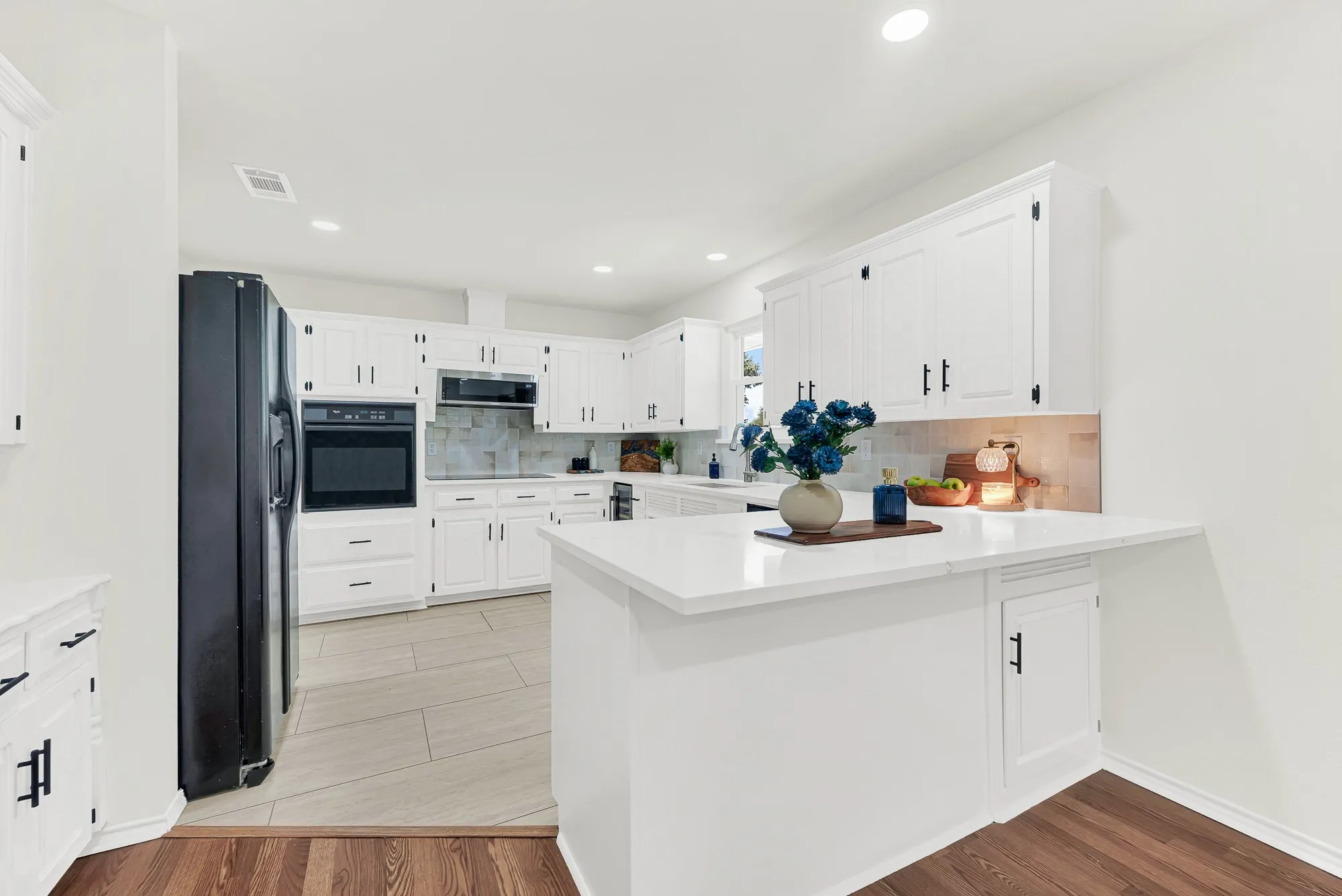 Single Family Residence For Sale in Collin County , 14000 Red Wood Circle N, Frisco, Texas 75071, 3 Bedroom, 3 Bathroom, 2 Garage spaces, 1,873 Sqft, built in 1982, mls#21316610, Real Estate Agent in Frisco, Homes For Sale in Collin county, Homes For Sale in Frisco, Realtor in Frisco Texas, Real Estate Brokerage Independent Realty Texas, Luminita Cordes Realtor