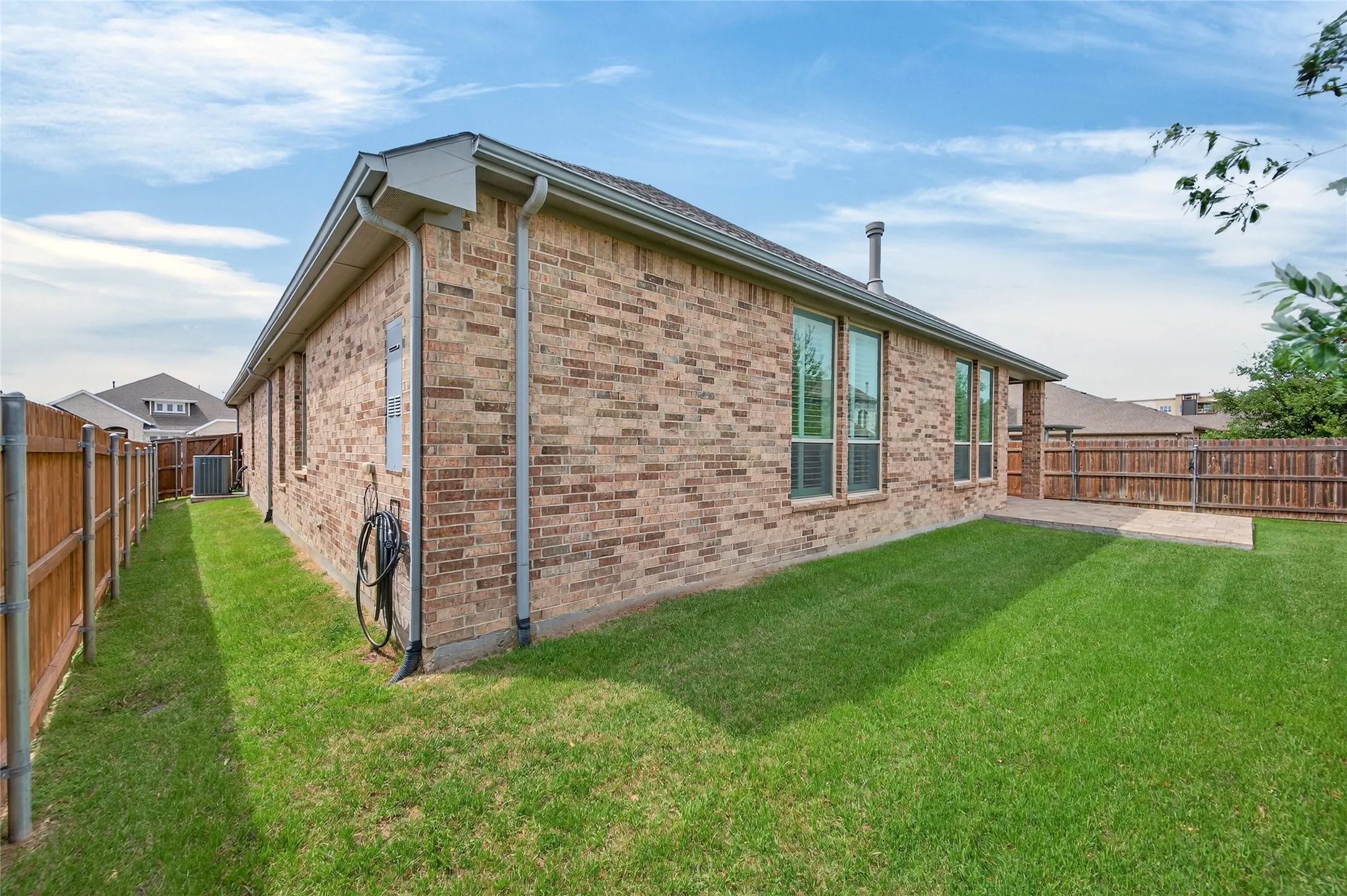Single Family Residence For Sale in Tarrant County , 7457 Pondview Lane, Fort Worth, Texas 76123, 4 Bedroom, 3 Bathroom, 3 Garage spaces, 3,284 Sqft, built in 2019, mls#21317268, Real Estate Agent in Fort Worth, Homes For Sale in Tarrant county, Homes For Sale in Fort Worth, Realtor in Fort Worth Texas, Real Estate Brokerage Independent Realty Texas, Luminita Cordes Realtor