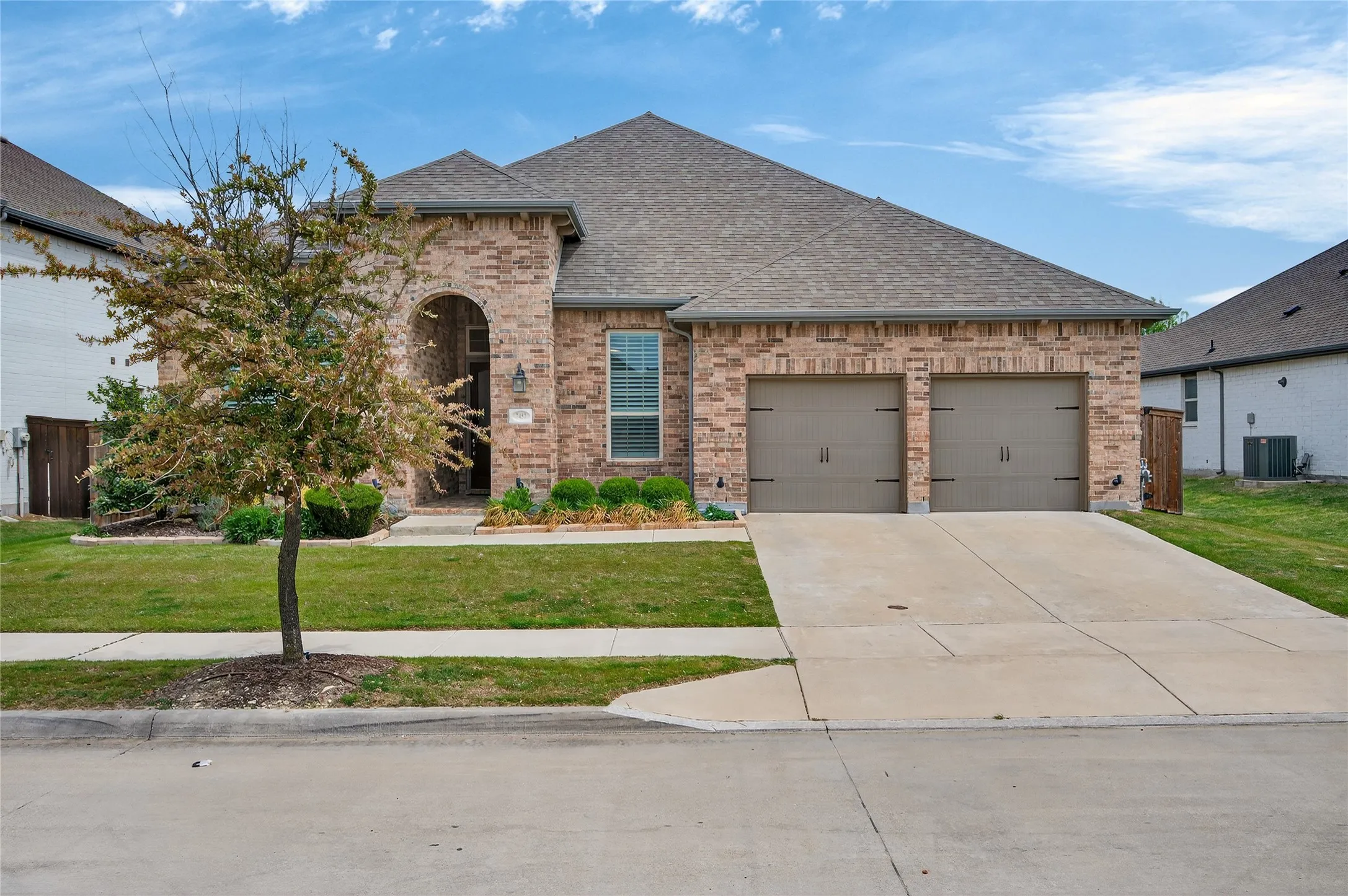 Single Family Residence For Sale in Tarrant County , 7457 Pondview Lane, Fort Worth, Texas 76123, 4 Bedroom, 3 Bathroom, 3 Garage spaces, 3,284 Sqft, built in 2019, mls#21317268, Real Estate Agent in Fort Worth, Homes For Sale in Tarrant county, Homes For Sale in Fort Worth, Realtor in Fort Worth Texas, Real Estate Brokerage Independent Realty Texas, Luminita Cordes Realtor