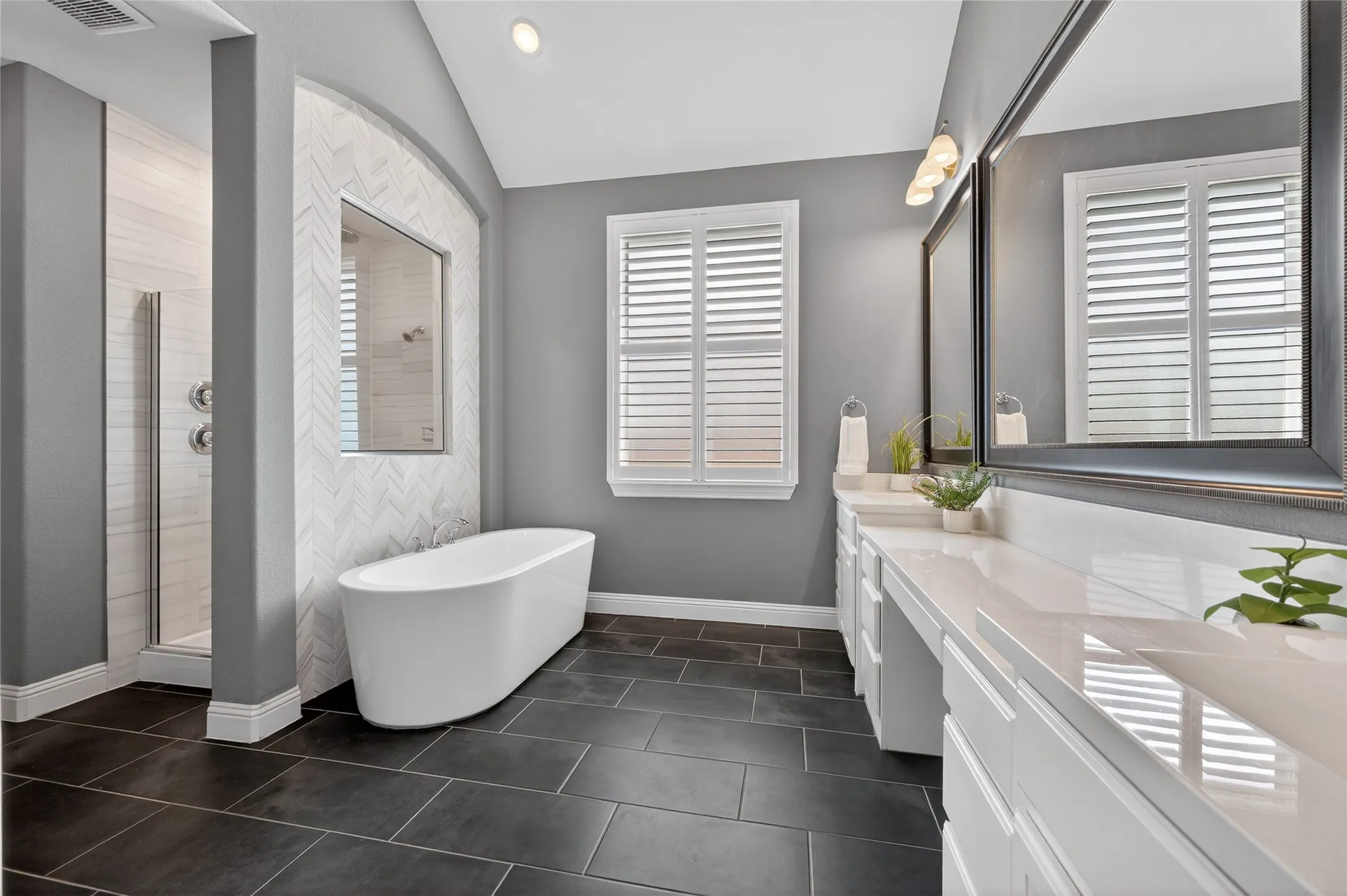 Single Family Residence For Sale in Tarrant County , 7457 Pondview Lane, Fort Worth, Texas 76123, 4 Bedroom, 3 Bathroom, 3 Garage spaces, 3,284 Sqft, built in 2019, mls#21317268, Real Estate Agent in Fort Worth, Homes For Sale in Tarrant county, Homes For Sale in Fort Worth, Realtor in Fort Worth Texas, Real Estate Brokerage Independent Realty Texas, Luminita Cordes Realtor