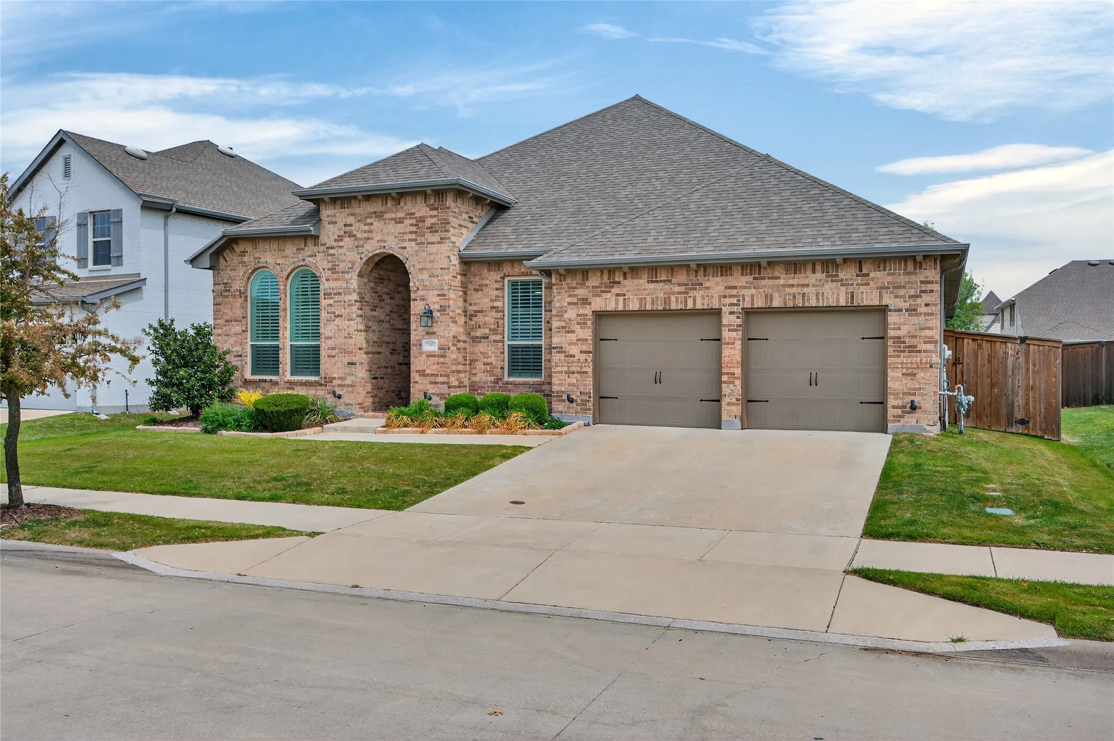 Single Family Residence For Sale in Tarrant County , 7457 Pondview Lane, Fort Worth, Texas 76123, 4 Bedroom, 3 Bathroom, 3 Garage spaces, 3,284 Sqft, built in 2019, mls#21317268, Real Estate Agent in Fort Worth, Homes For Sale in Tarrant county, Homes For Sale in Fort Worth, Realtor in Fort Worth Texas, Real Estate Brokerage Independent Realty Texas, Luminita Cordes Realtor