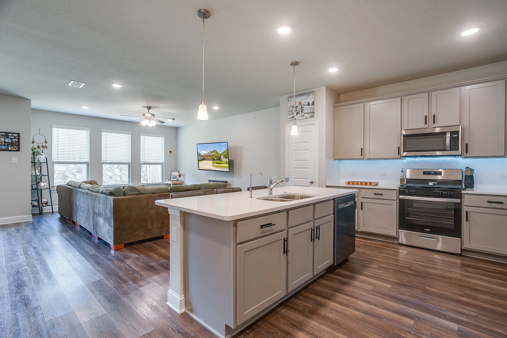 Single Family Residence For Sale in Johnson County , 8225 Manx Point, Godley, Texas 76044, 3 Bedroom, 2 Bathroom, 2 Garage spaces, 2,009 Sqft, built in 2023, mls#21312106, Real Estate Agent in Godley, Homes For Sale in Johnson county, Homes For Sale in Godley, Realtor in Godley Texas, Real Estate Brokerage Independent Realty Texas, Luminita Cordes Realtor