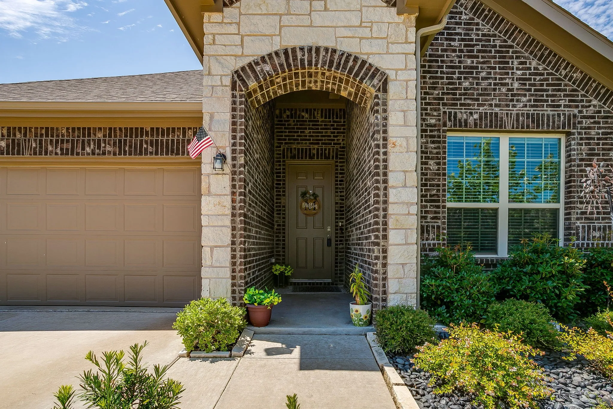 Single Family Residence For Sale in Johnson County , 8225 Manx Point, Godley, Texas 76044, 3 Bedroom, 2 Bathroom, 2 Garage spaces, 2,009 Sqft, built in 2023, mls#21312106, Real Estate Agent in Godley, Homes For Sale in Johnson county, Homes For Sale in Godley, Realtor in Godley Texas, Real Estate Brokerage Independent Realty Texas, Luminita Cordes Realtor