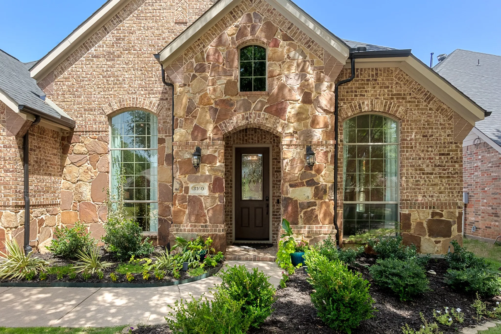 Single Family Residence For Sale in Denton County , 8160 Holliday Road, Lantana, Texas 76226, 4 Bedroom, 4 Bathroom, 2 Garage spaces, 3,187 Sqft, built in 2005, mls#21311495, Real Estate Agent in Lantana, Homes For Sale in Denton county, Homes For Sale in Lantana, Realtor in Lantana Texas, Real Estate Brokerage Independent Realty Texas, Luminita Cordes Realtor