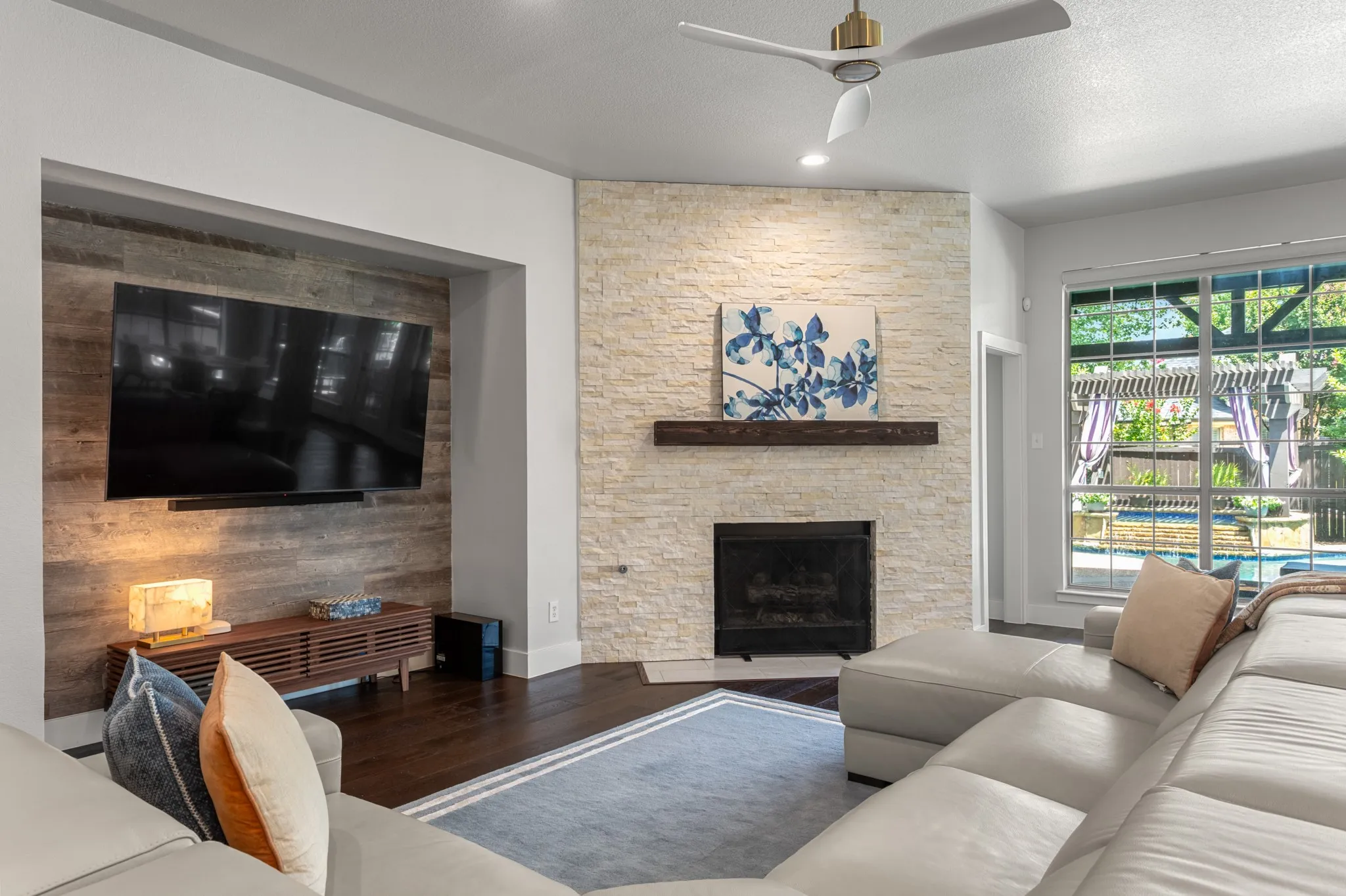 Single Family Residence For Sale in Denton County , 8160 Holliday Road, Lantana, Texas 76226, 4 Bedroom, 4 Bathroom, 2 Garage spaces, 3,187 Sqft, built in 2005, mls#21311495, Real Estate Agent in Lantana, Homes For Sale in Denton county, Homes For Sale in Lantana, Realtor in Lantana Texas, Real Estate Brokerage Independent Realty Texas, Luminita Cordes Realtor